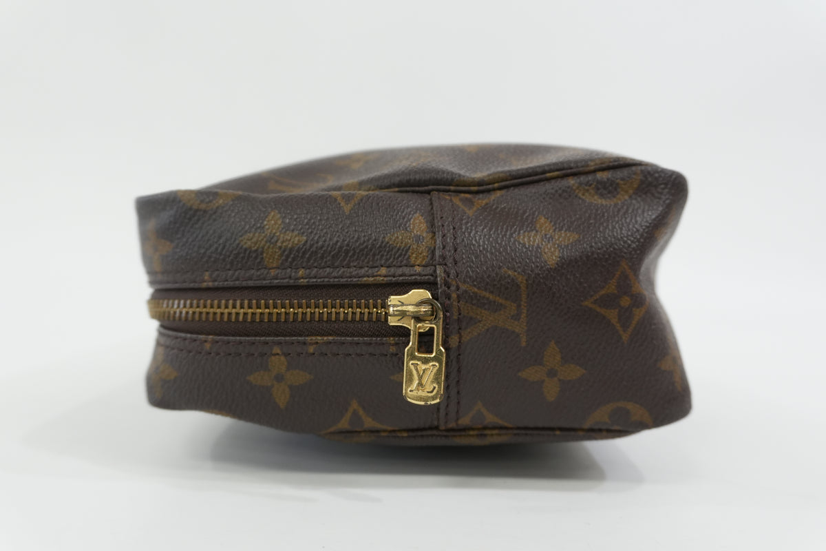 Pre-Owned Louis Vuitton Monogram Trousse 28