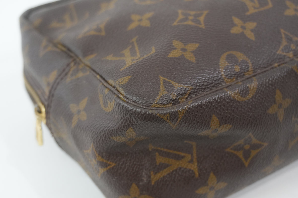 Pre-Owned Louis Vuitton Monogram Trousse 28