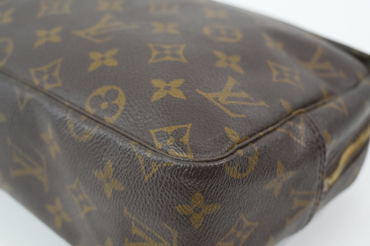 Pre-Owned Louis Vuitton Monogram Trousse 28
