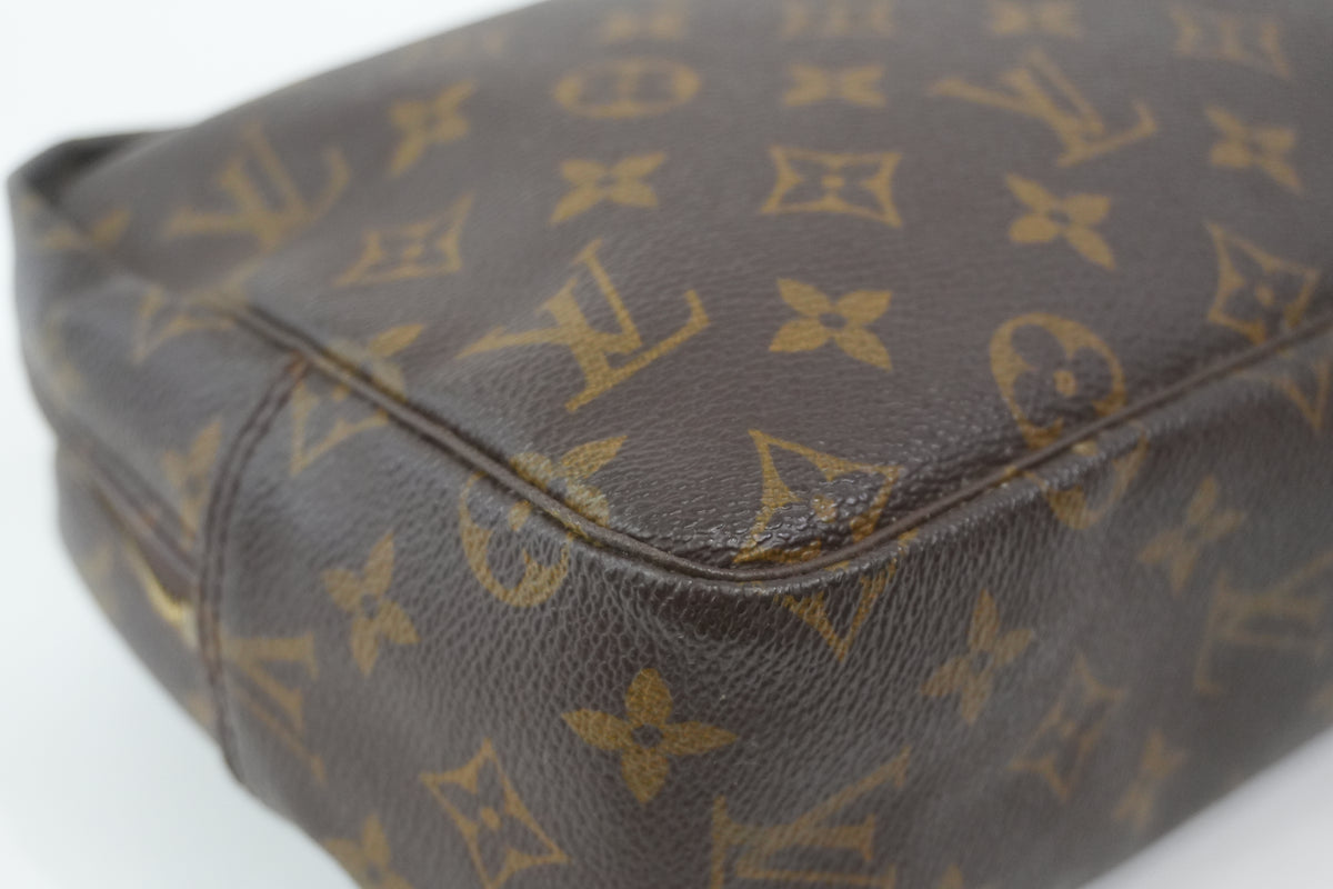 Pre-Owned Louis Vuitton Monogram Trousse 28