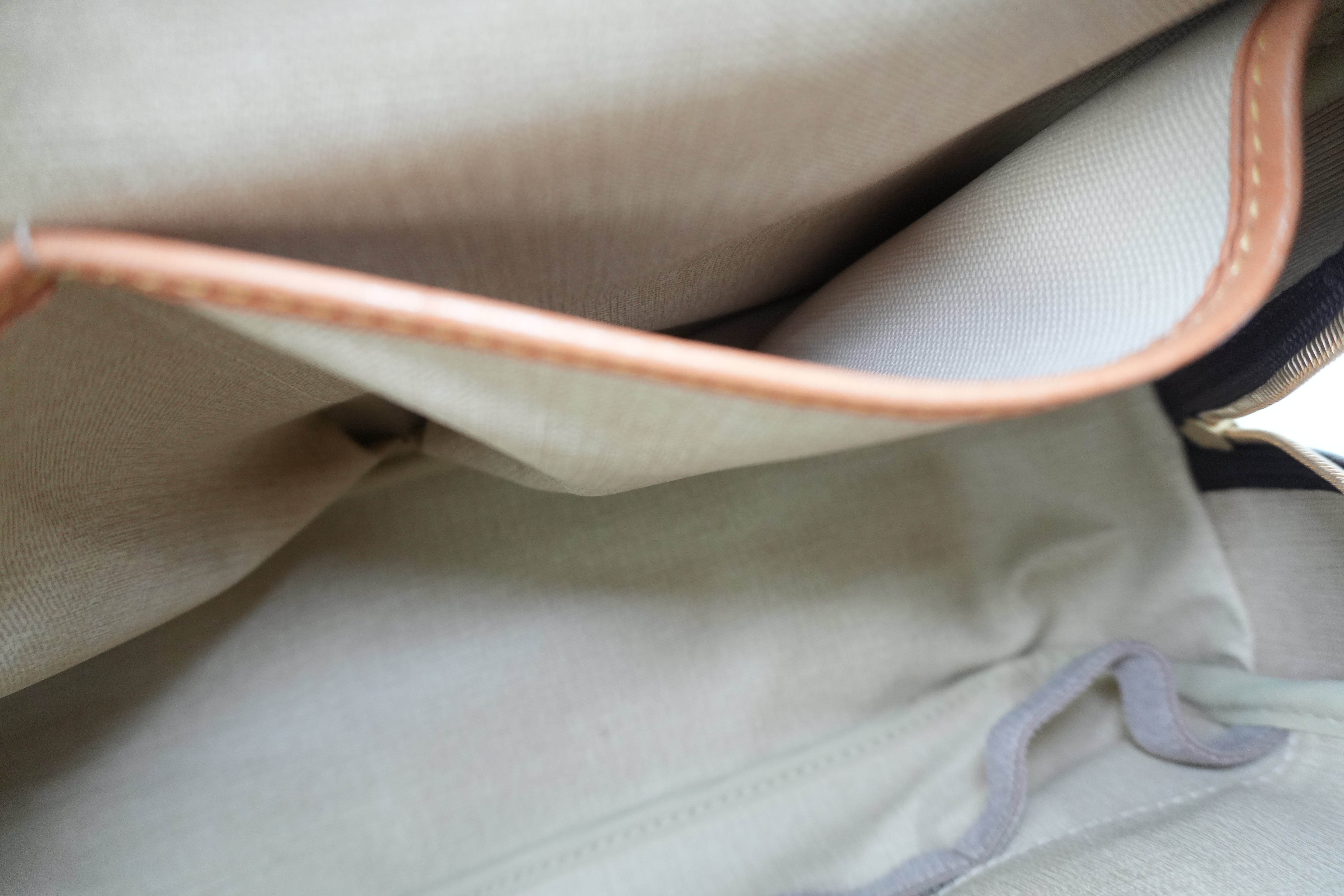 Pre-owned Louis Vuitton Monogram Deauville Handbag