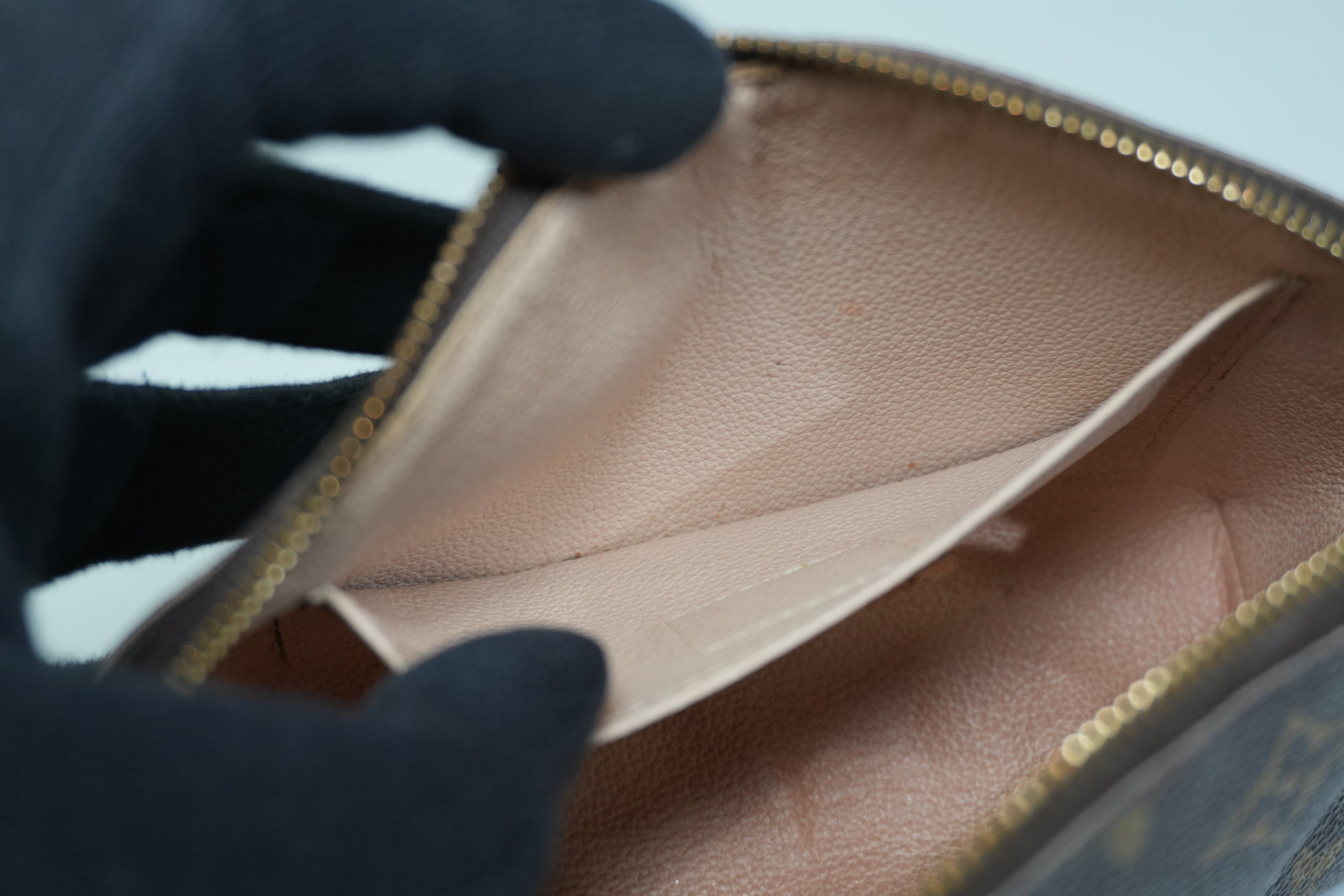 Pre-owned Louis Vuitton Monogram Cosmetic Pouch PM