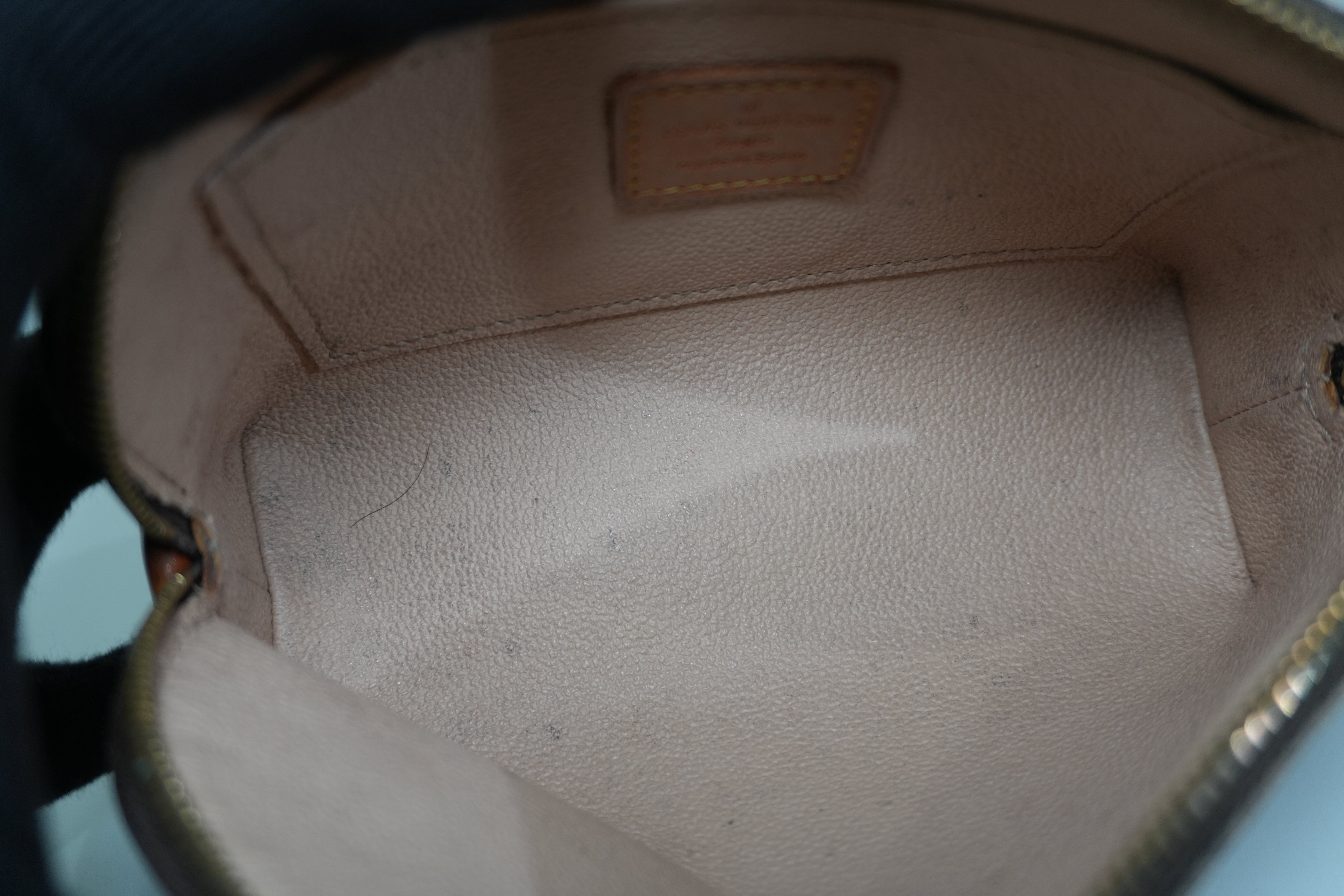 Pre-owned Louis Vuitton Monogram Cosmetic Pouch PM