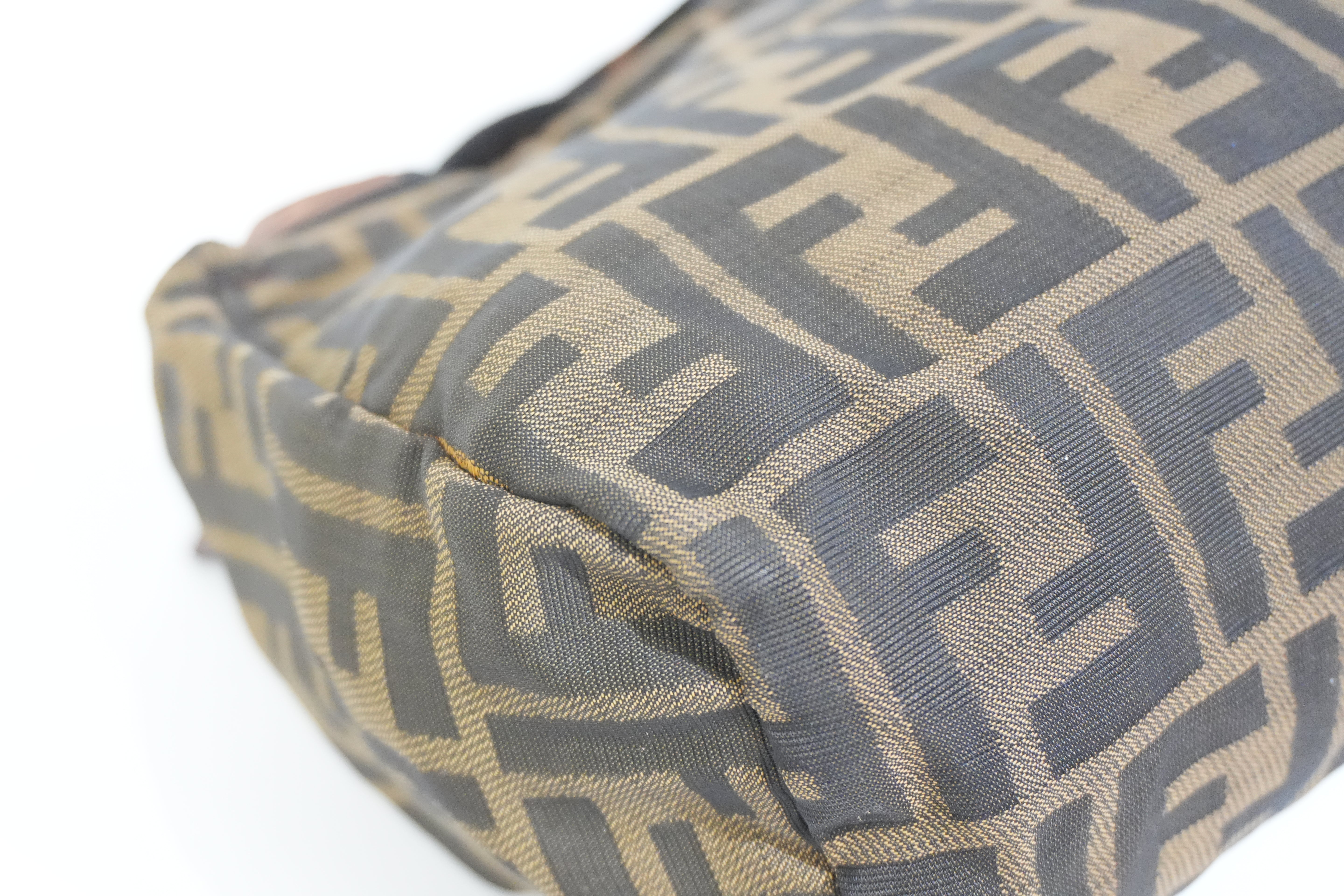 Pre-owned Fendi Zucca Handbag Brown