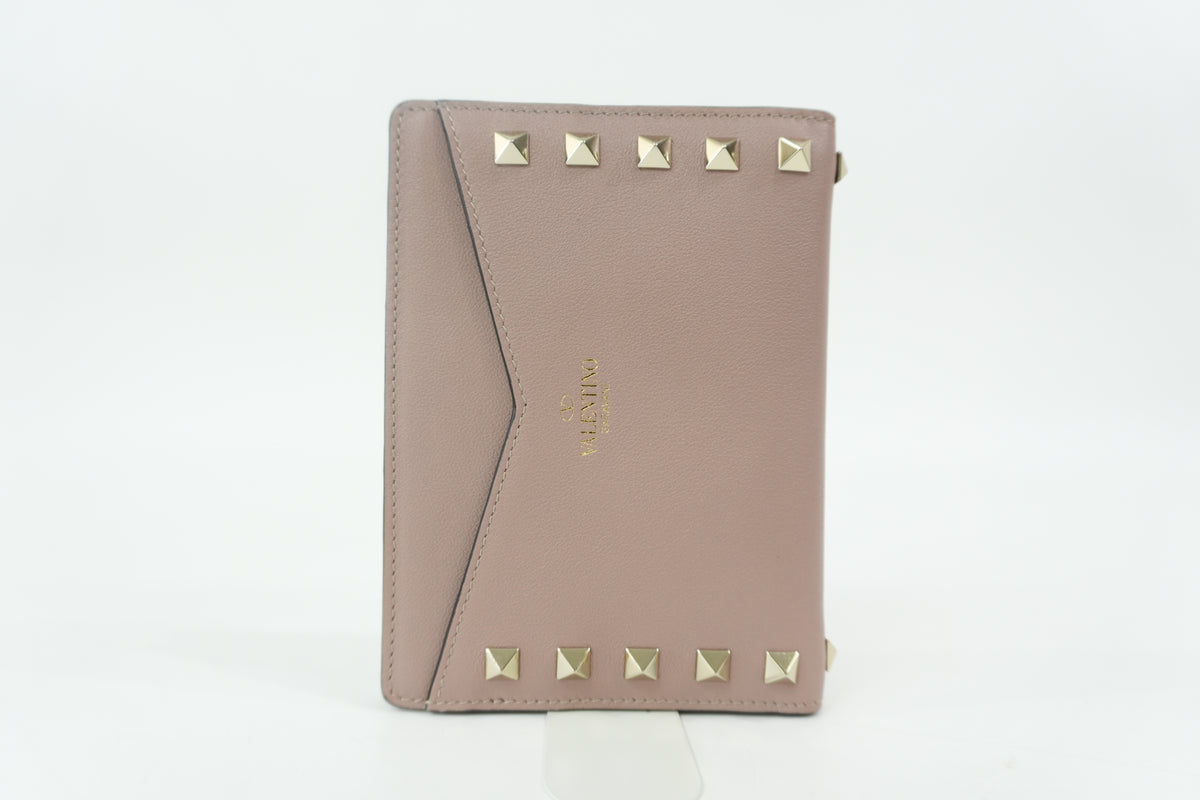 Pre-Owned Valentino Passport Holder Pink