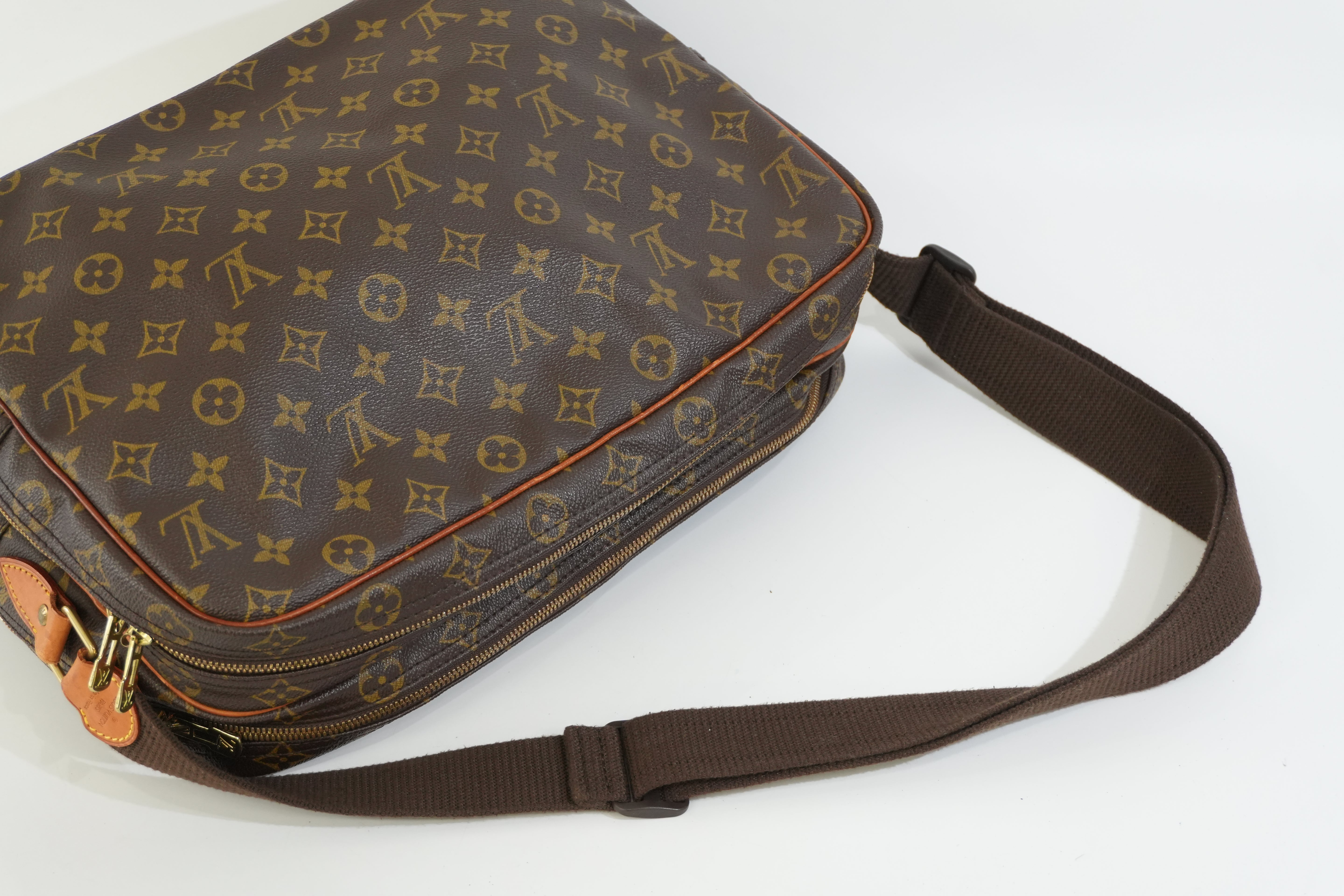 Pre-owned Louis Vuitton Monogram Reporter GM Messenger Bag