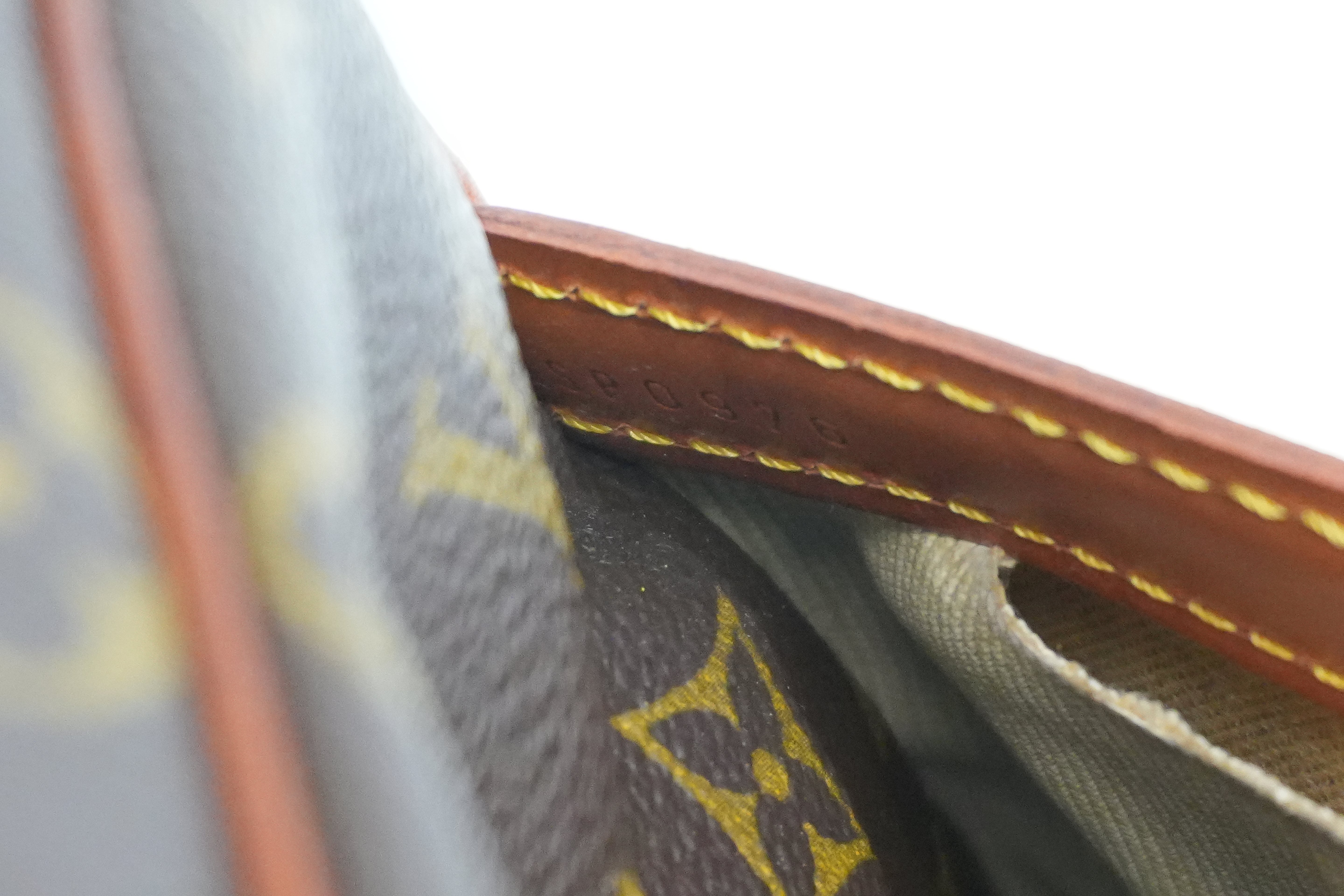 Pre-owned Louis Vuitton Monogram Reporter GM Messenger Bag