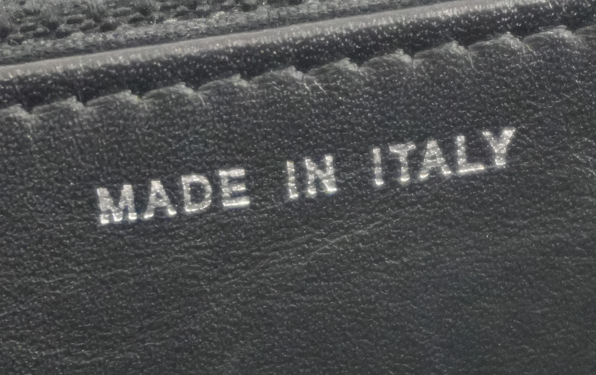 Pre-owned Chanel Caviar Wallet on Chain