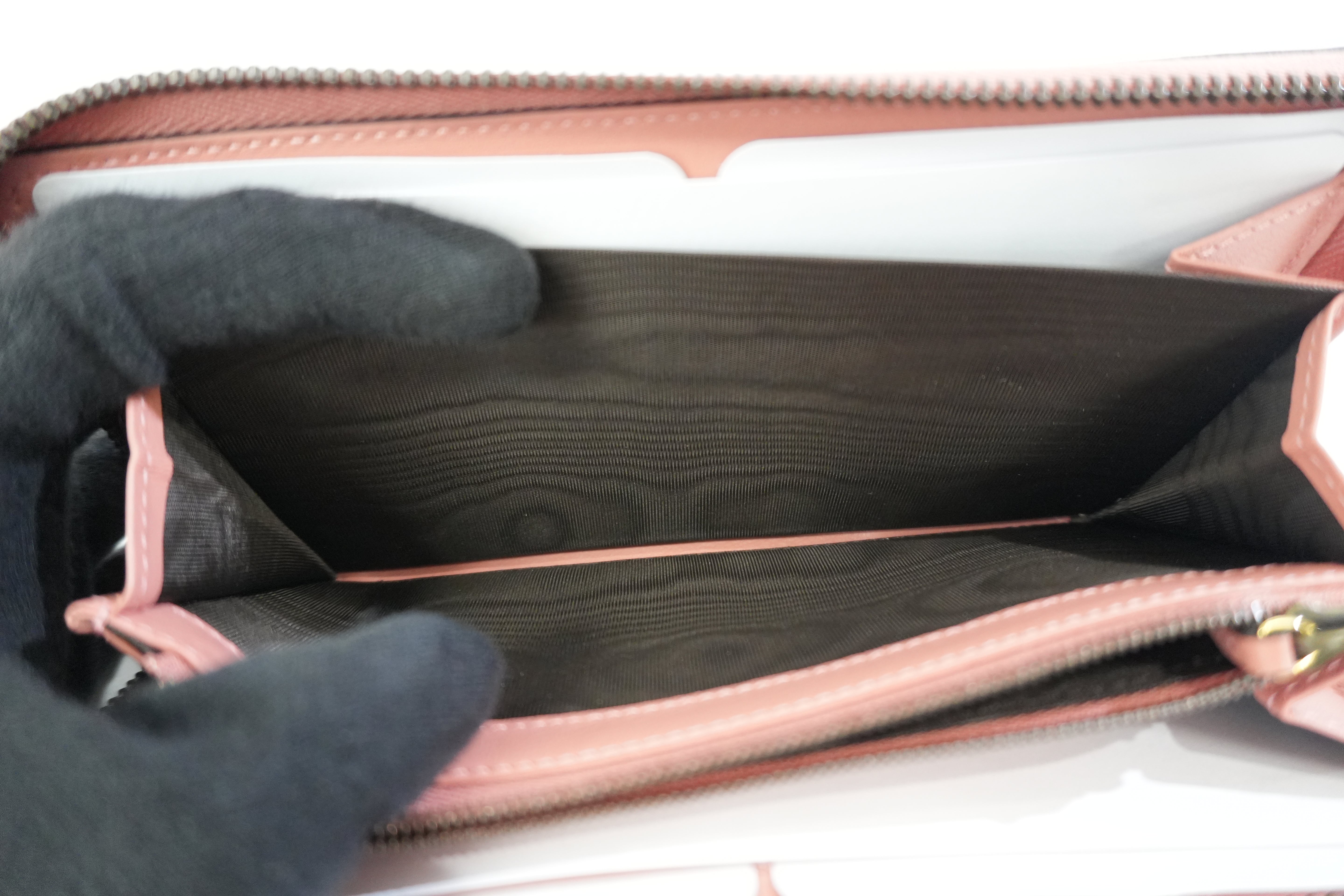 Pre-owned Gucci Snakeskin Leather Zippy Wallet Pink