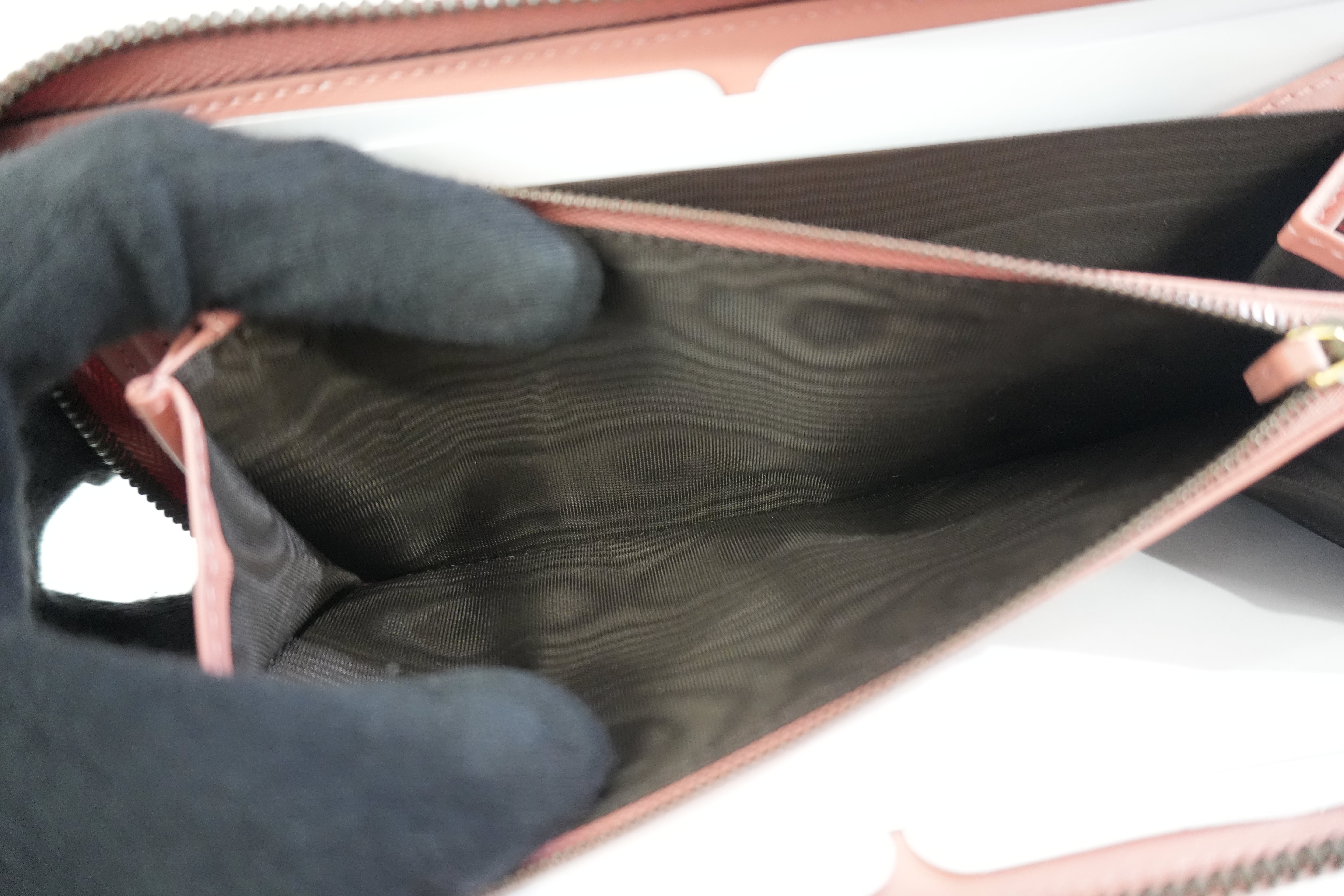 Pre-owned Gucci Snakeskin Leather Zippy Wallet Pink