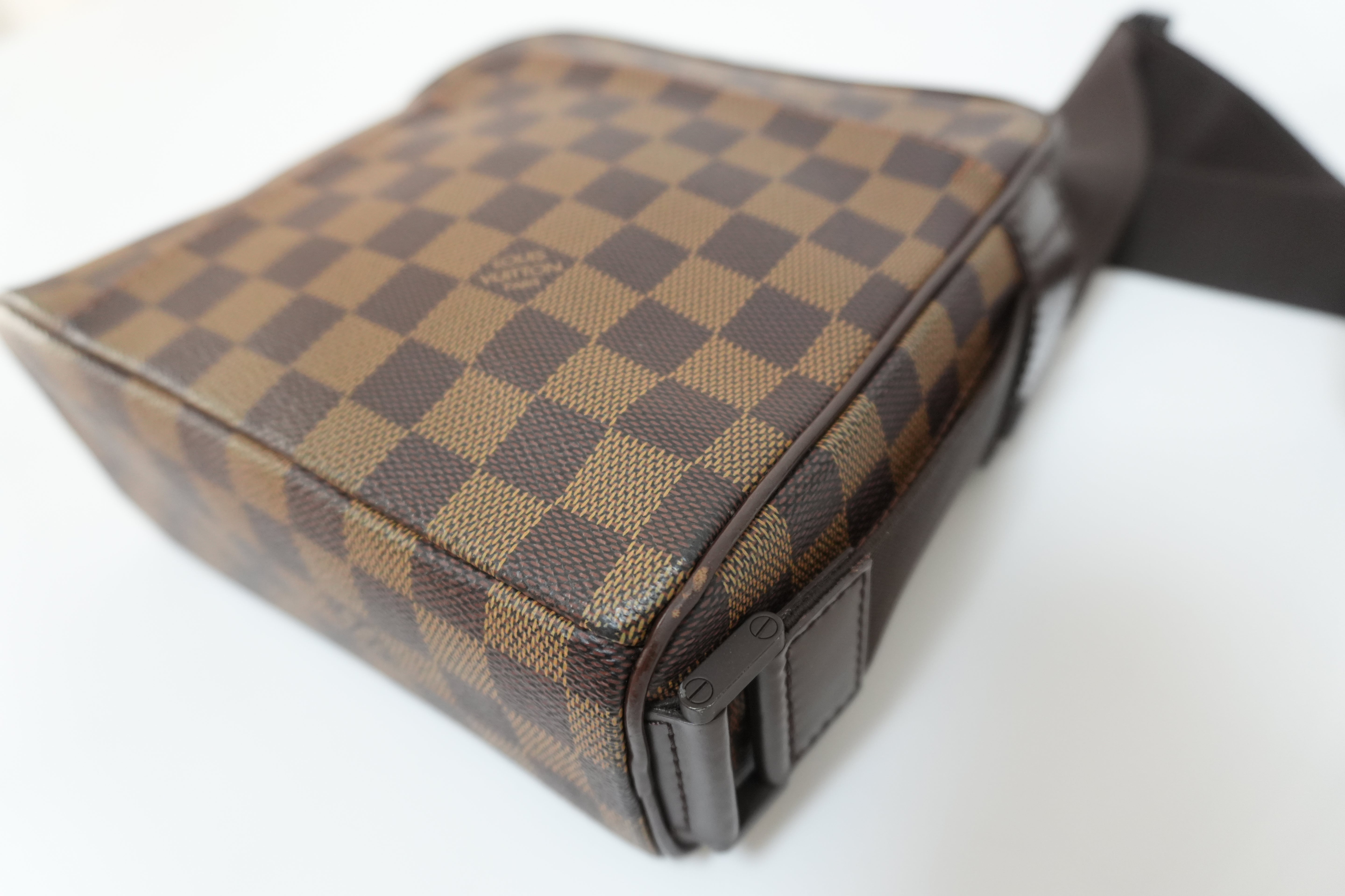 ルイ・ヴィトン ダミエ・エベヌ オラフ メッセンジャーバッグ 中古