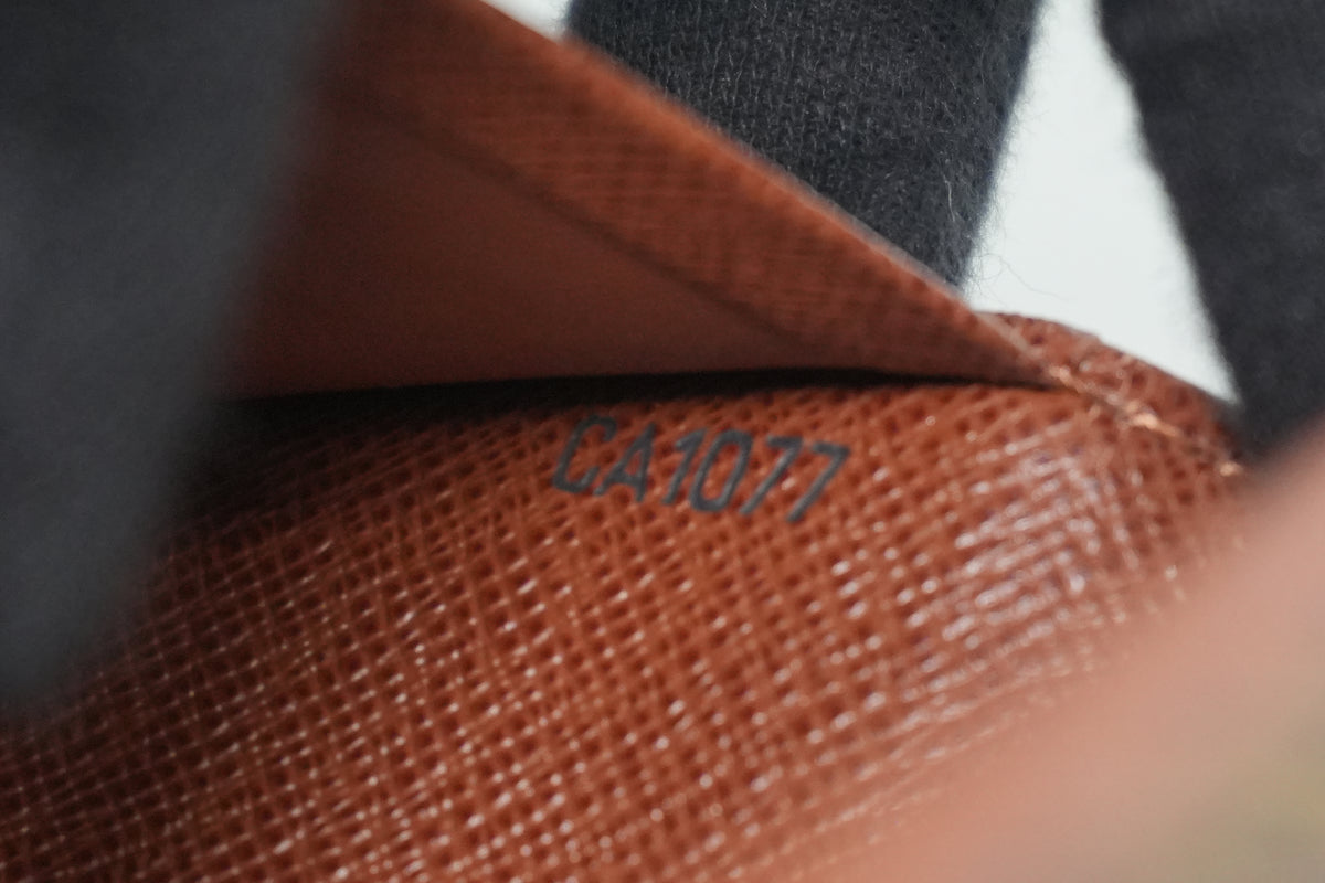 Pre-Owned Louis Vuitton Monogram Short Wallet