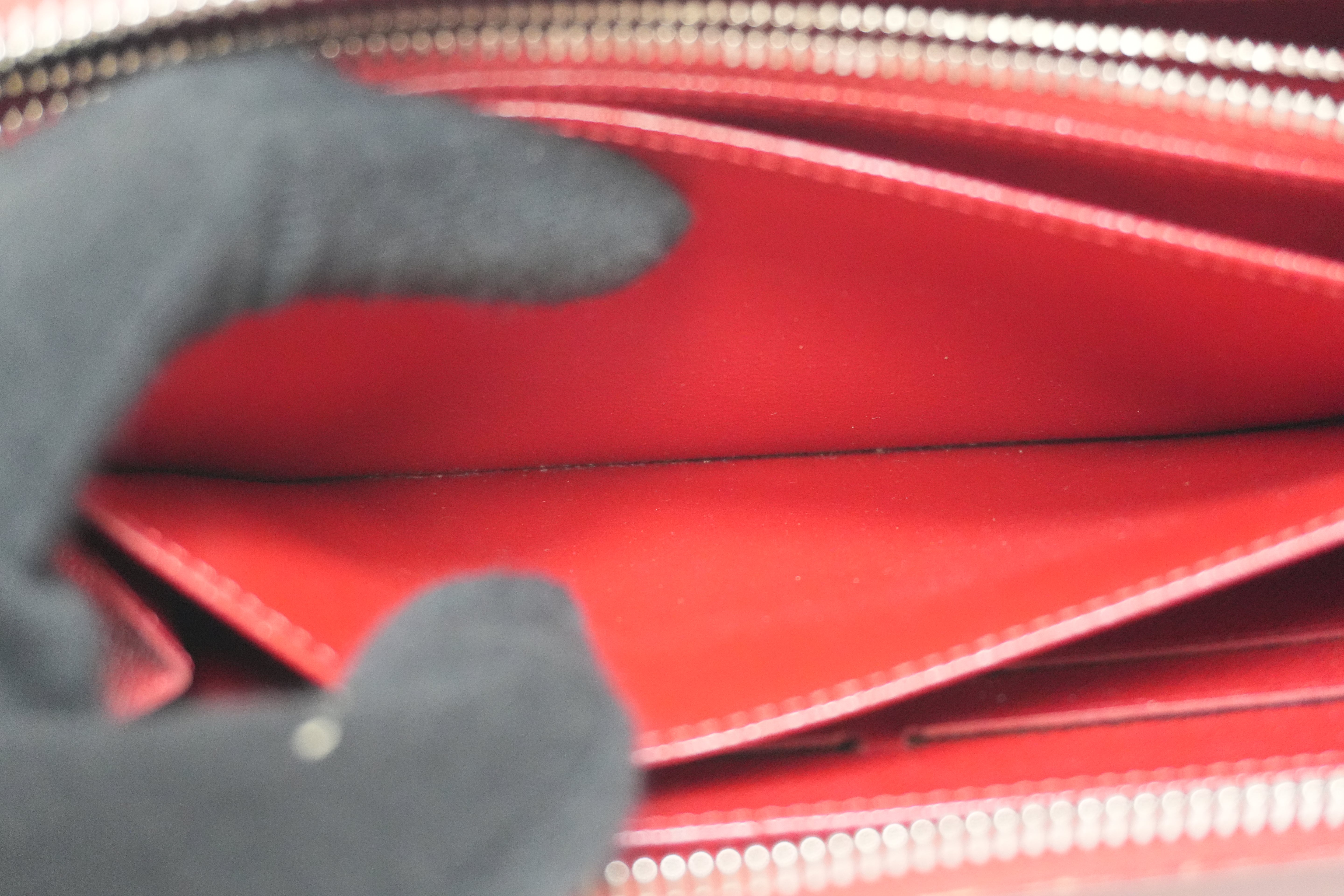 ルイヴィトン エピ ジッピー ロングウォレット レッド 中古