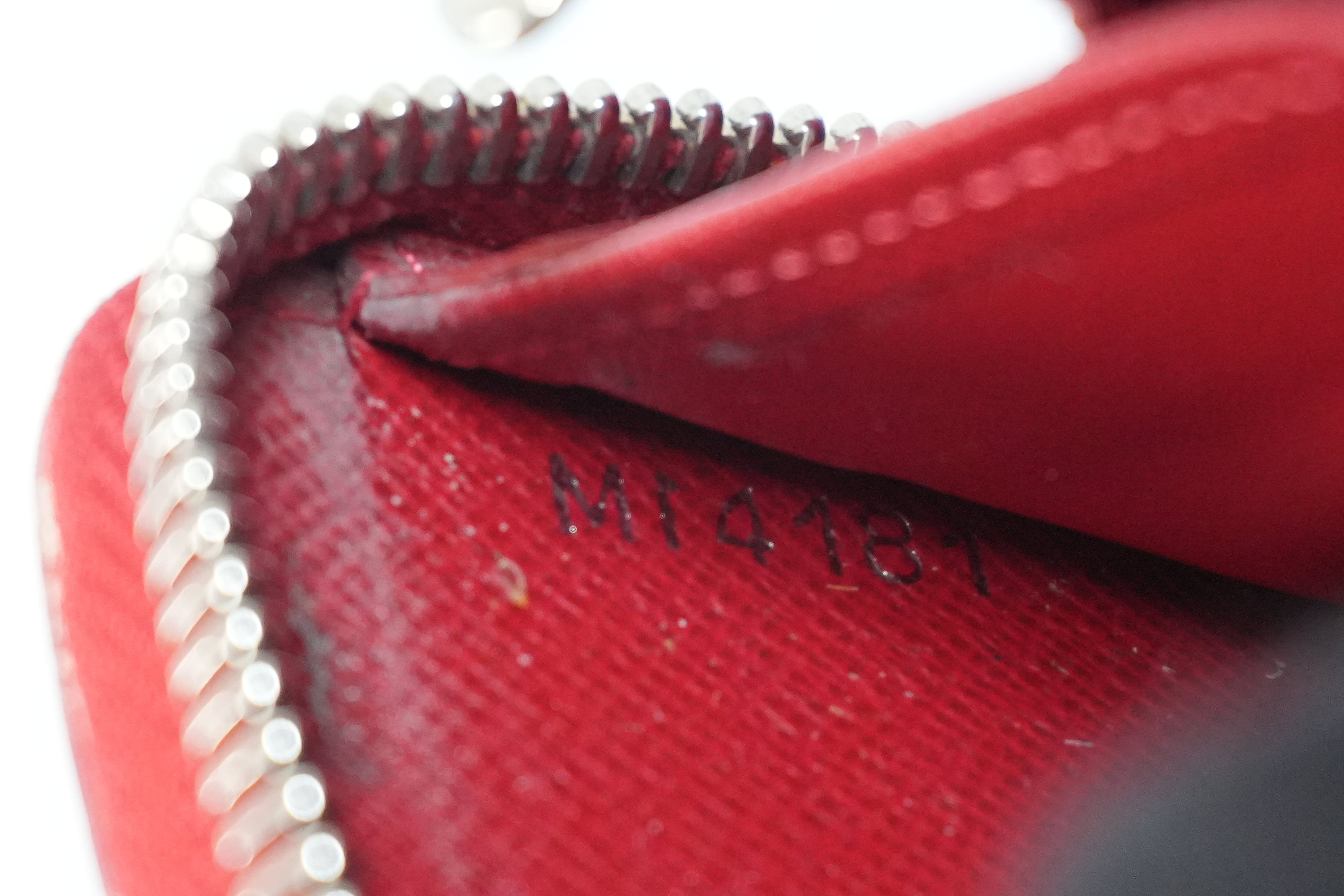 ルイヴィトン エピ ジッピー ロングウォレット レッド 中古