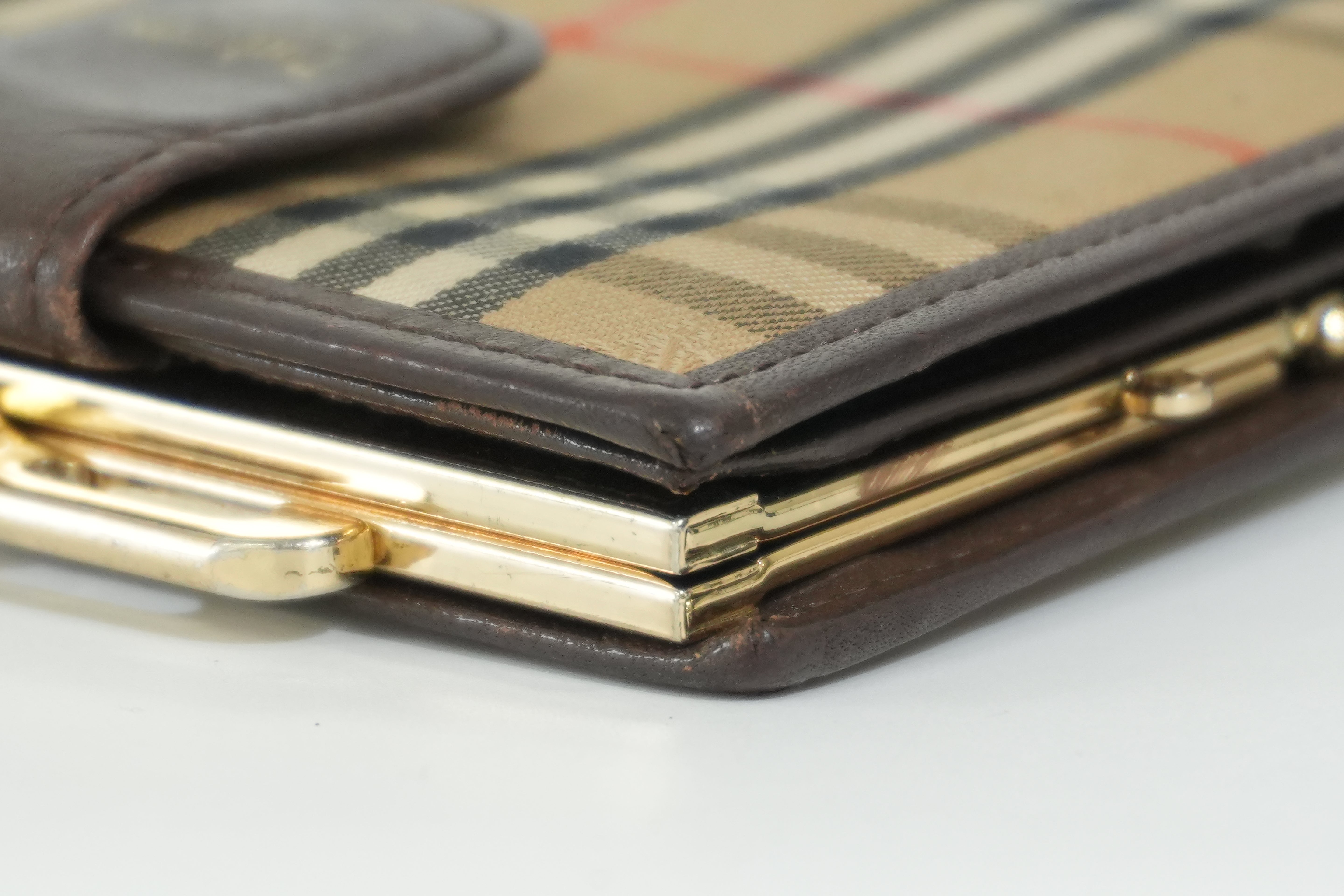 Pre-owned Burberry Haymarket Compact Wallet Brown