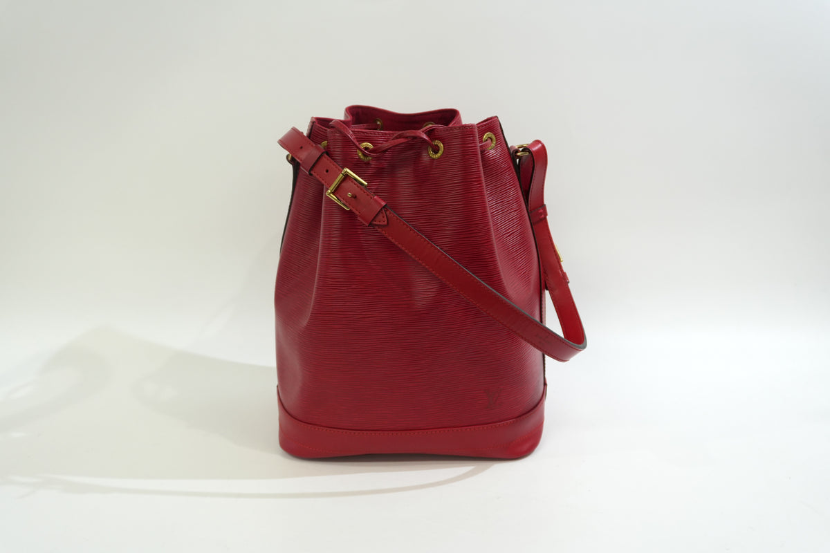 Pre-Owned Louis Vuitton Epi Noe GM Bucket Bag red