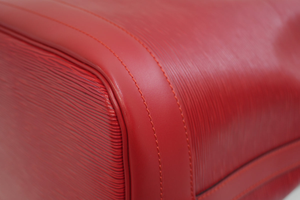 Pre-Owned Louis Vuitton Epi Noe GM Bucket Bag red
