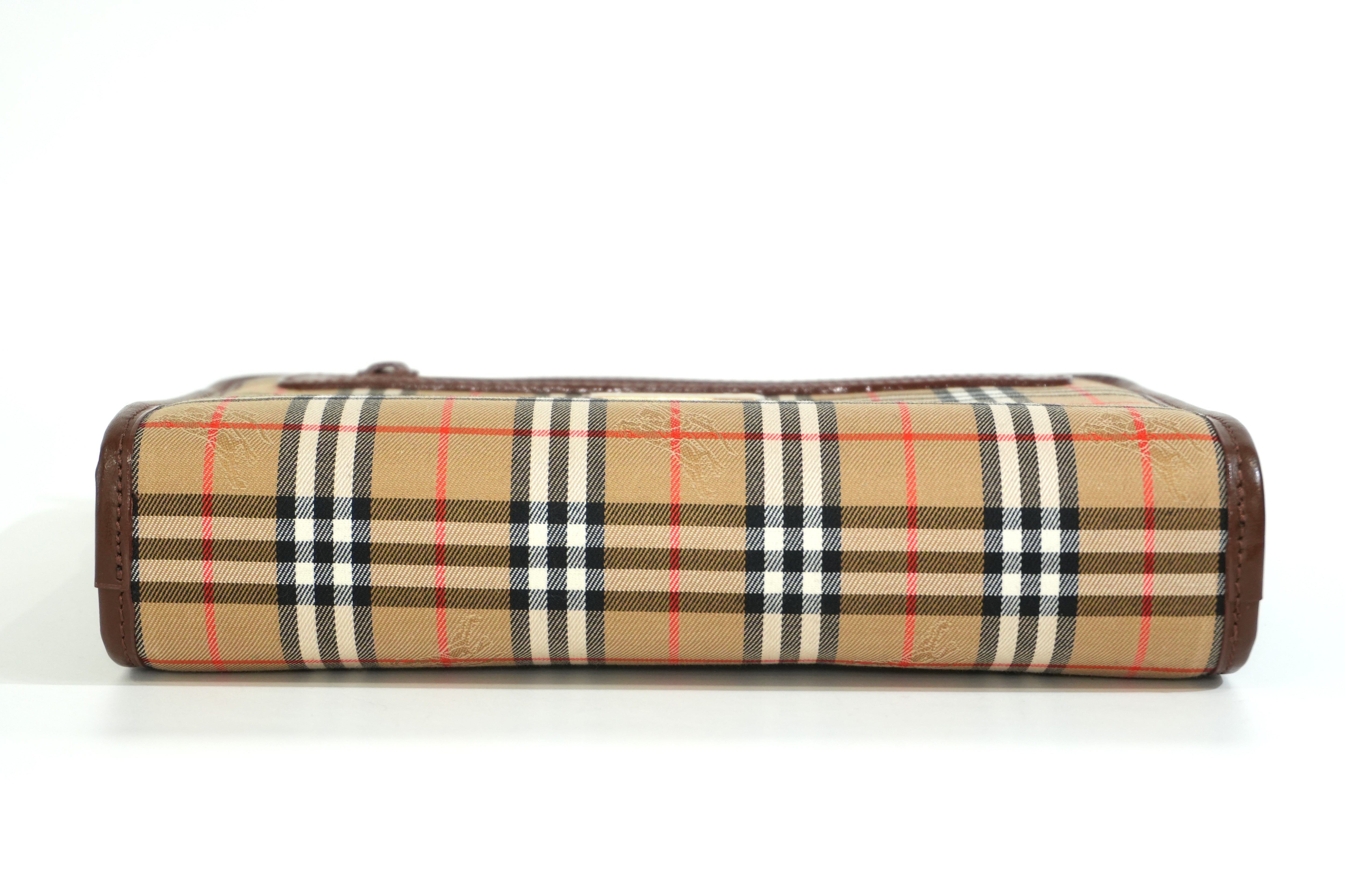 Pre-owned Burberry Vinatage Haymarket Check Clutch Bag Brown