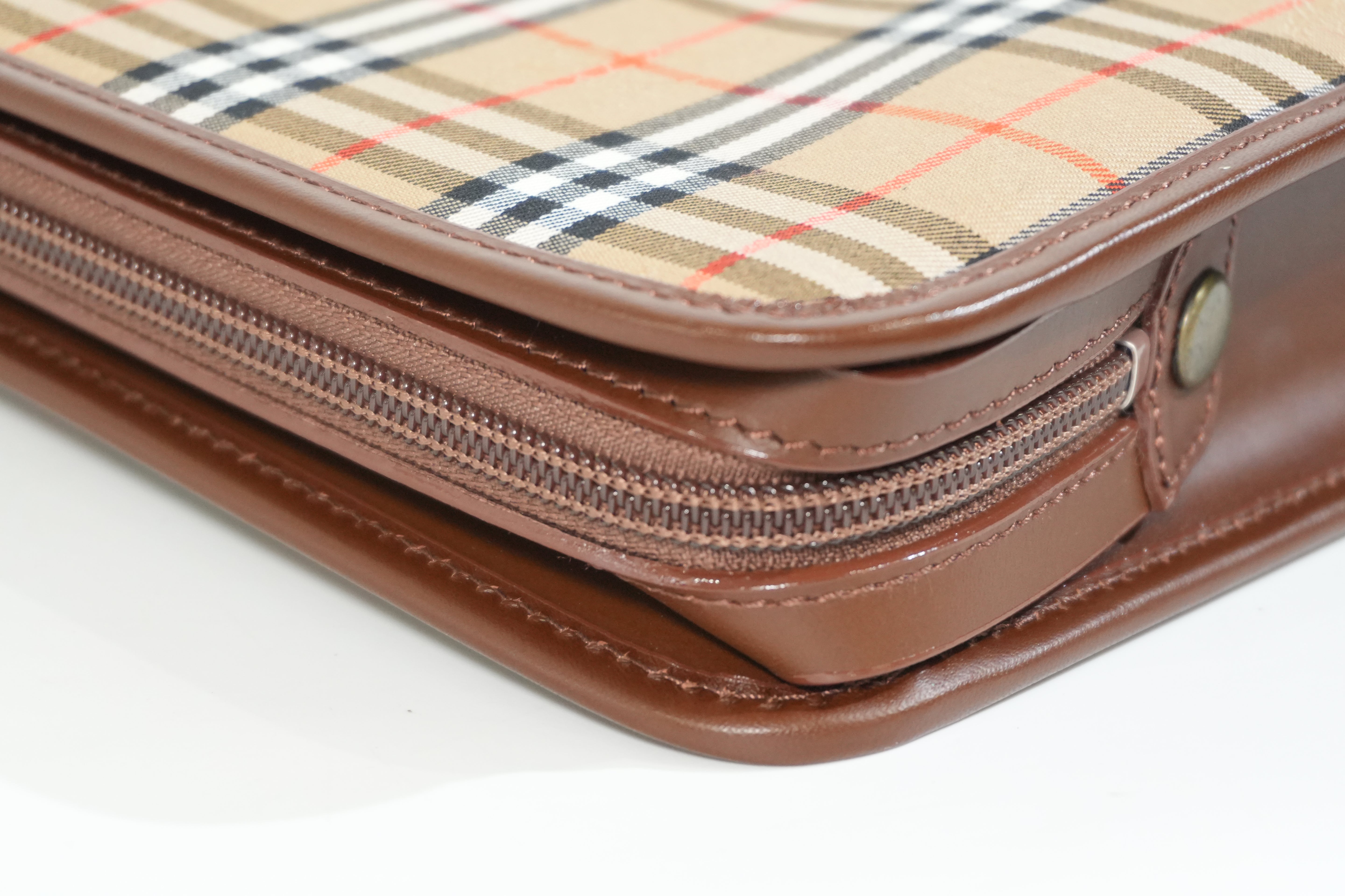 Pre-owned Burberry Vinatage Haymarket Check Clutch Bag Brown