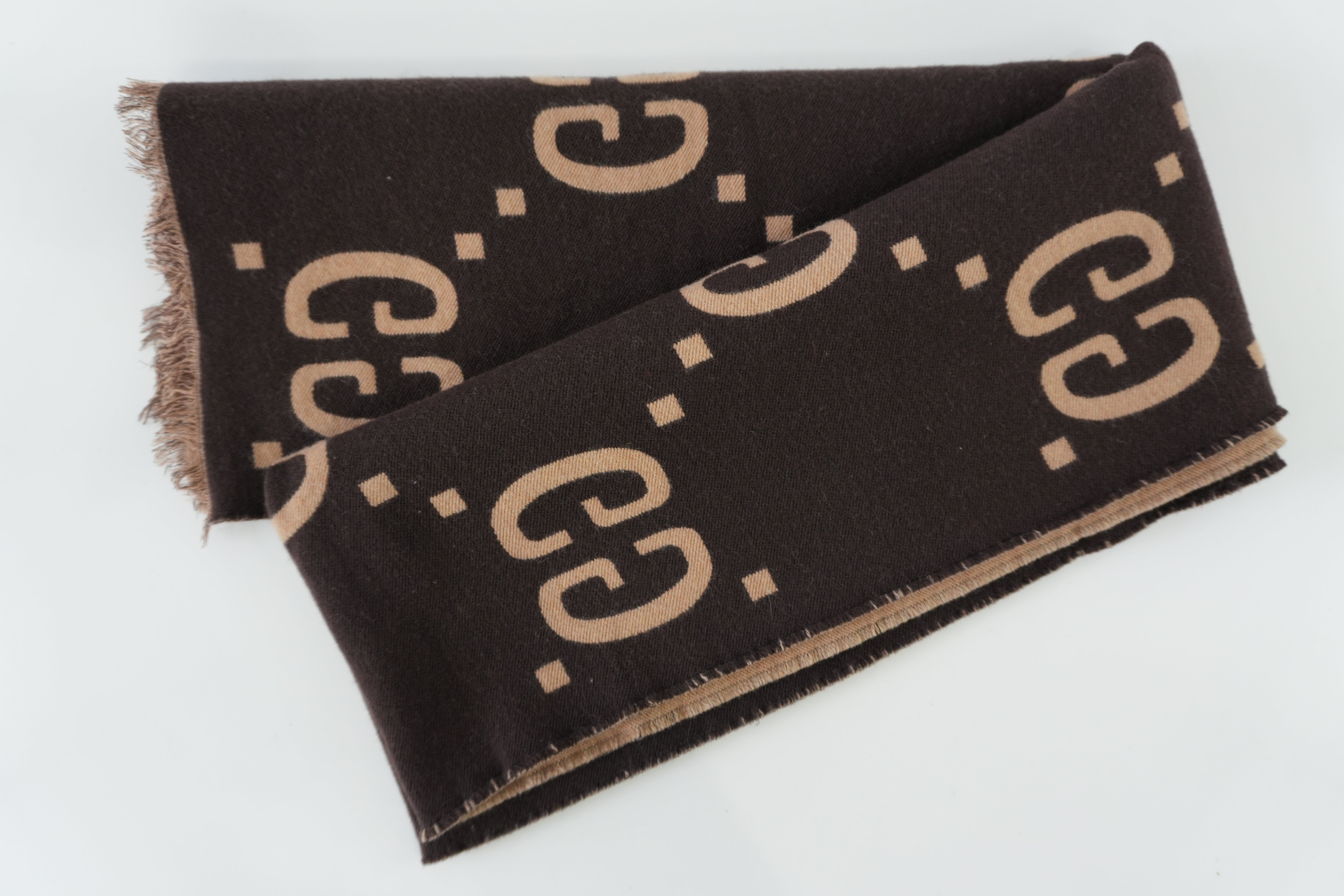 Pre-owned Gucci Jacquard Scarf