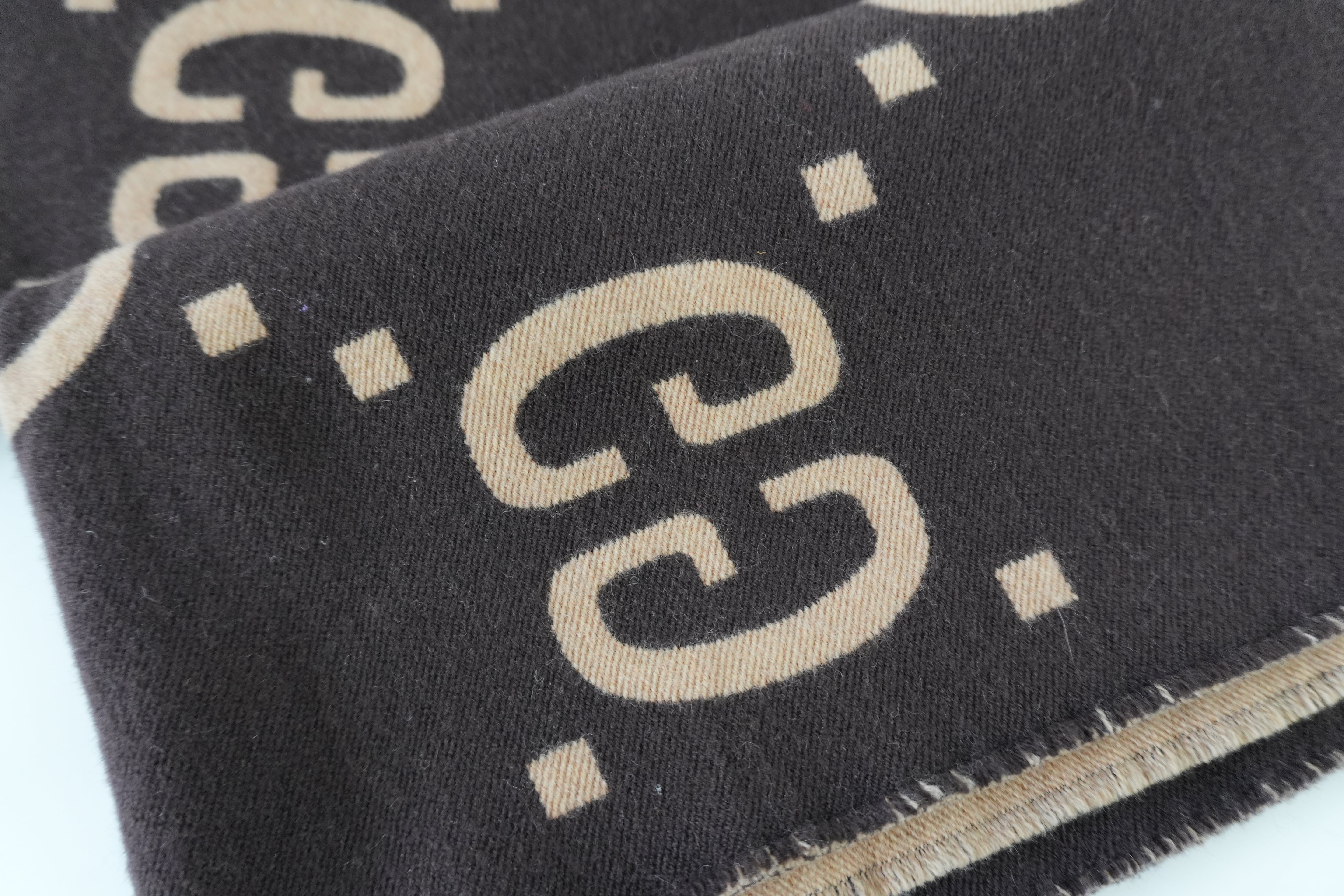 Pre-owned Gucci Jacquard Scarf