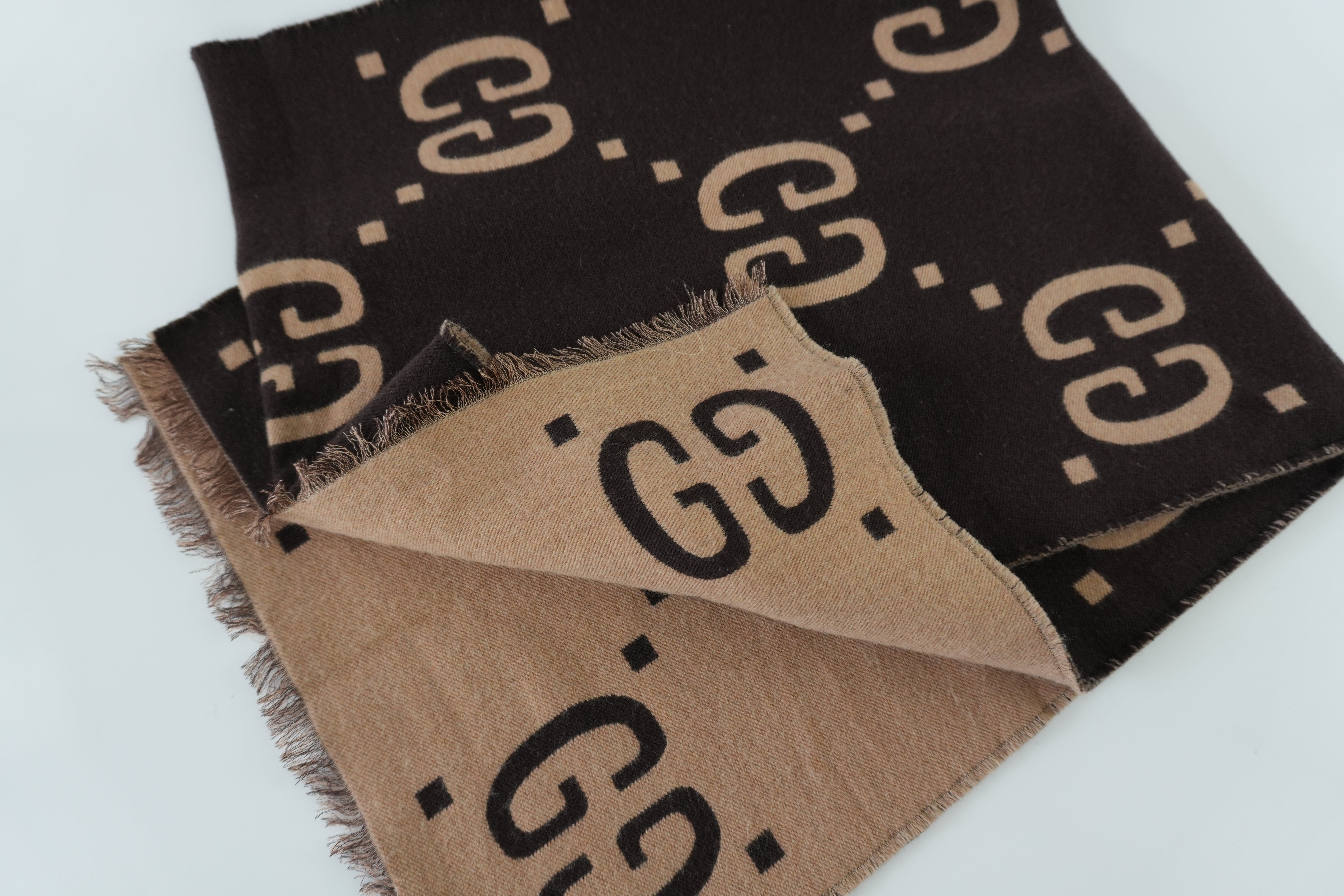 Pre-owned Gucci Jacquard Scarf