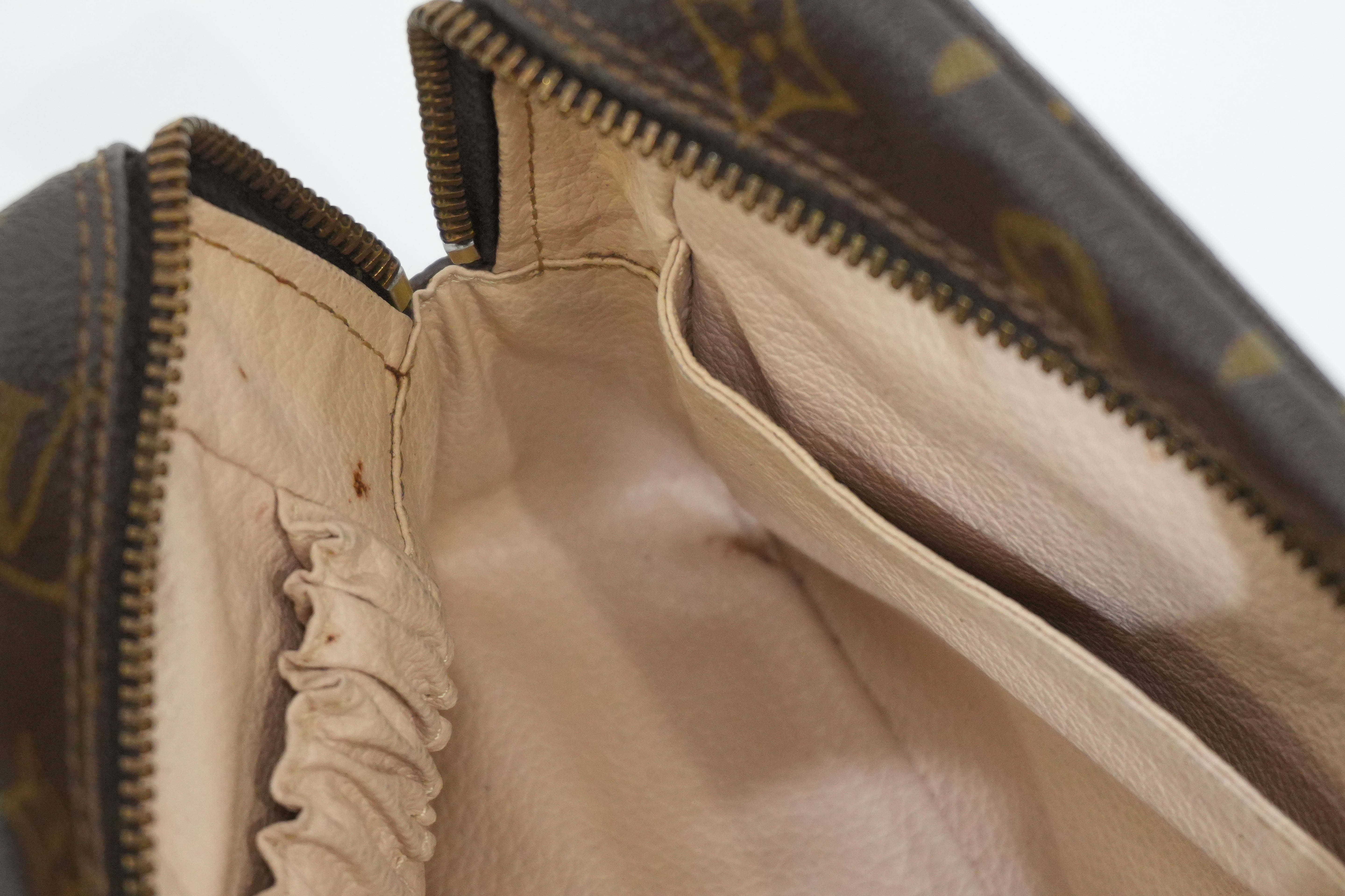 Pre-owned Louis Vuitton Monogram Trousse 28 Pouch