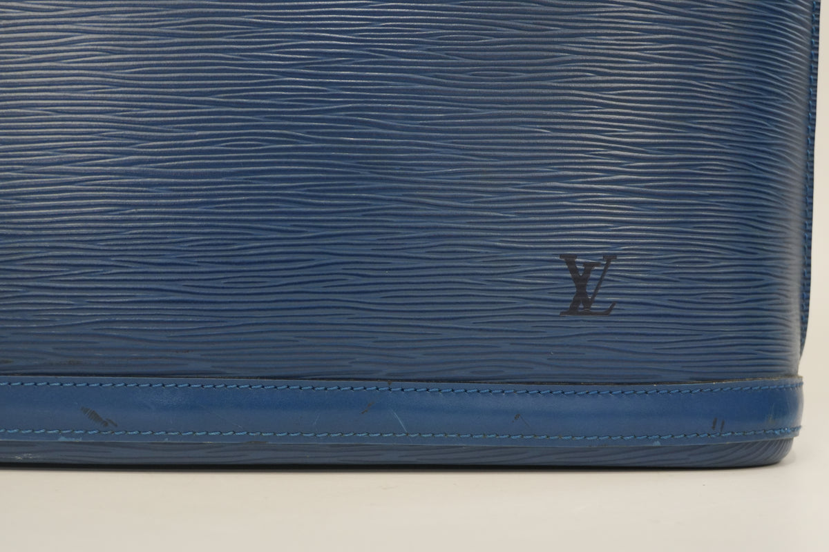Pre-Owned Louis Vuitton Epi Lussac Shoulder Bag Blue