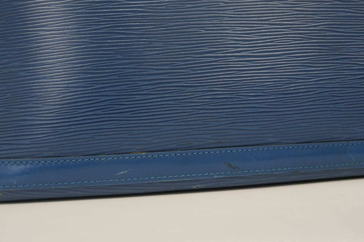 Pre-Owned Louis Vuitton Epi Lussac Shoulder Bag Blue