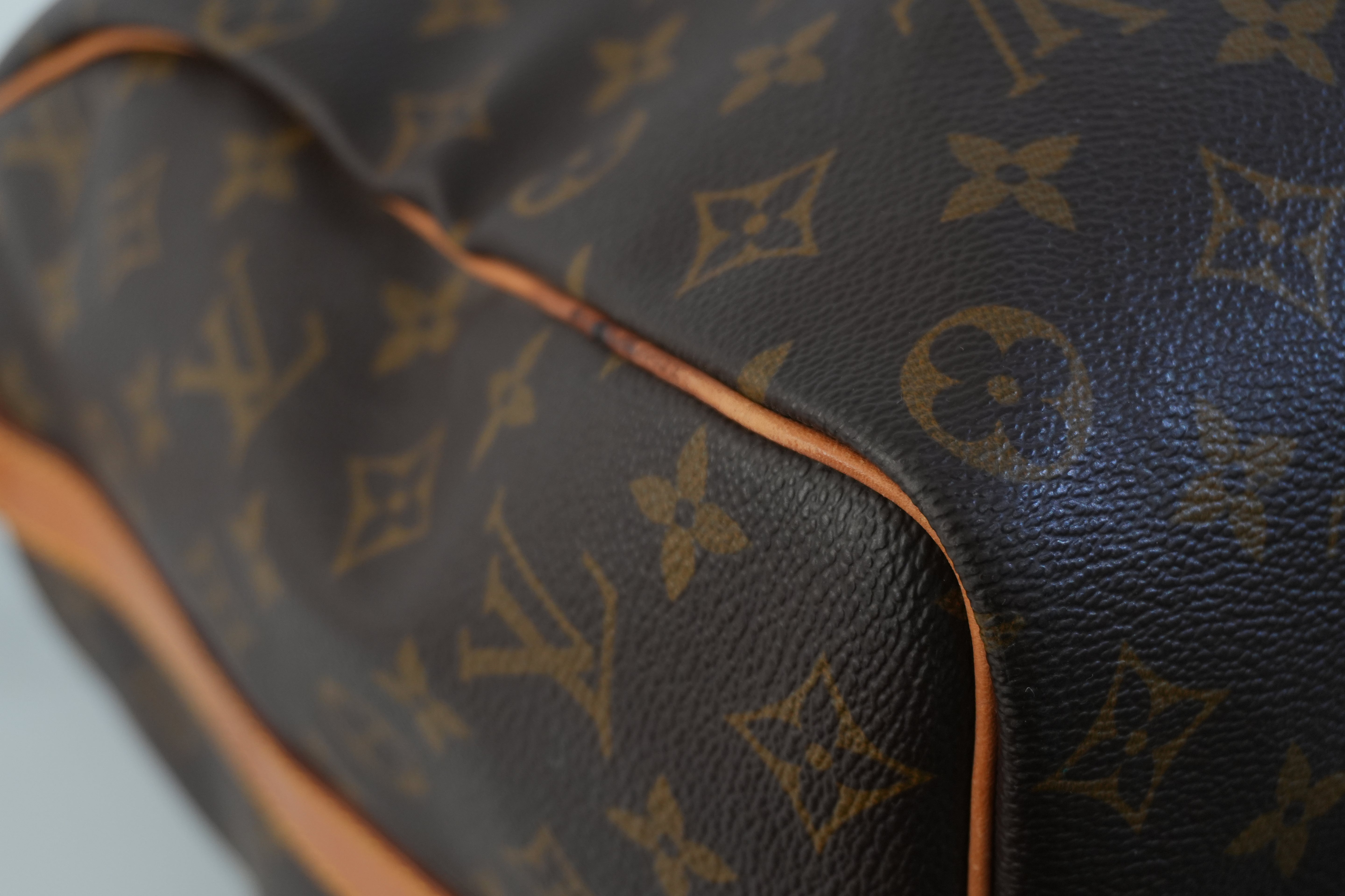 Pre-owned Louis Vuitton Monogram Keepall 50 Bandouliere Travel Bag