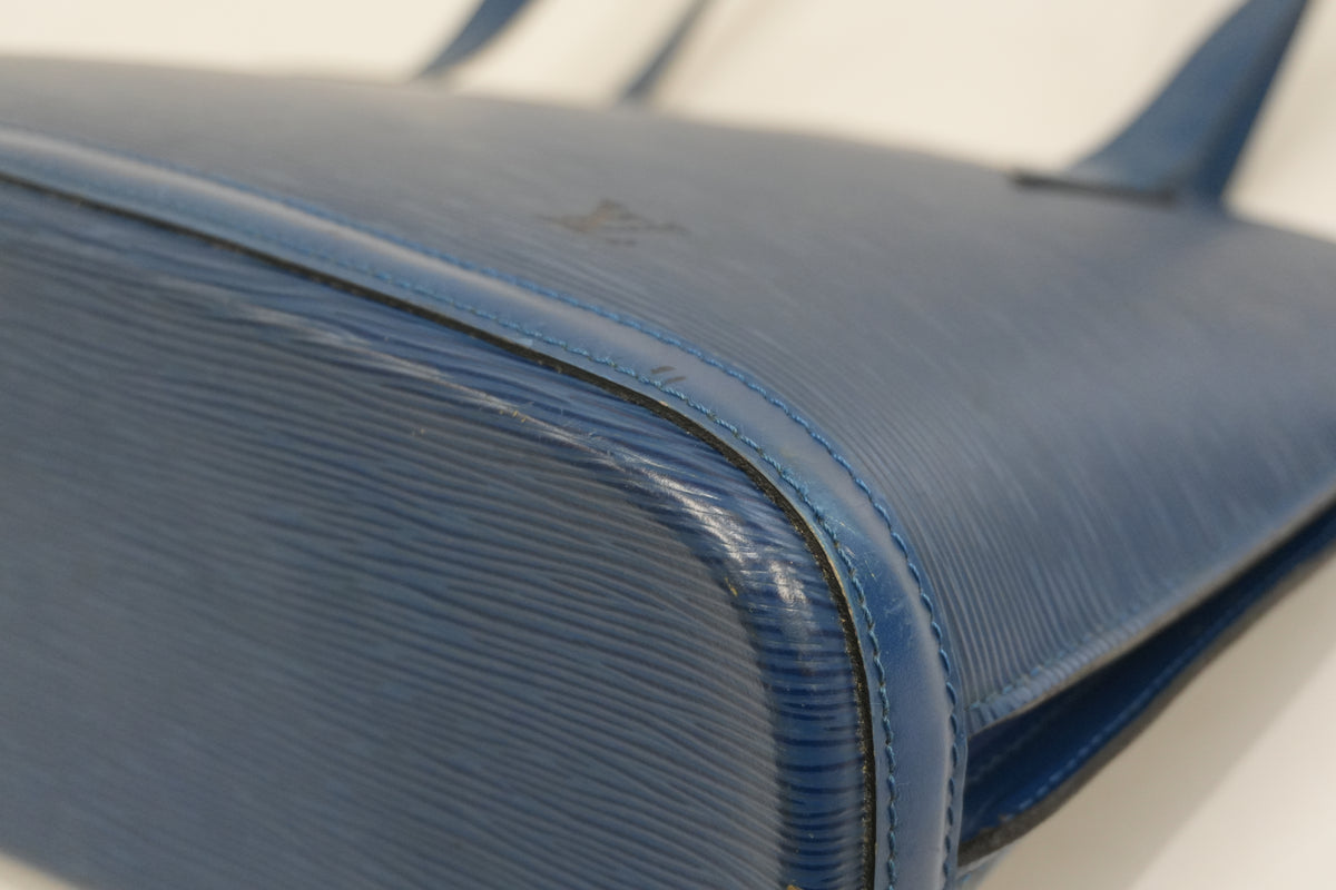 Pre-Owned Louis Vuitton Epi Lussac Shoulder Bag Blue