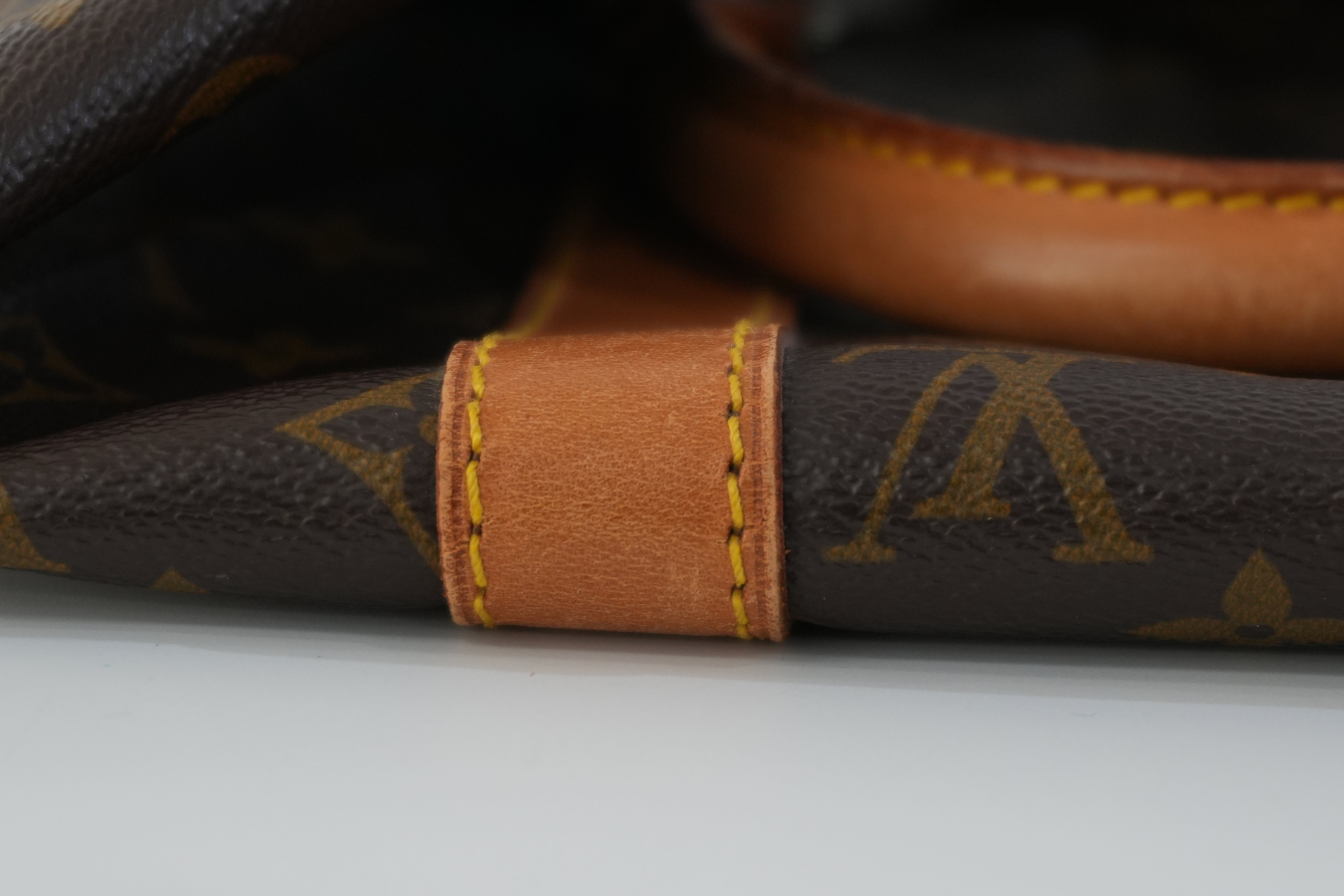 Pre-owned Louis Vuitton Monogram Keepall 50 Bandouliere Travel Bag