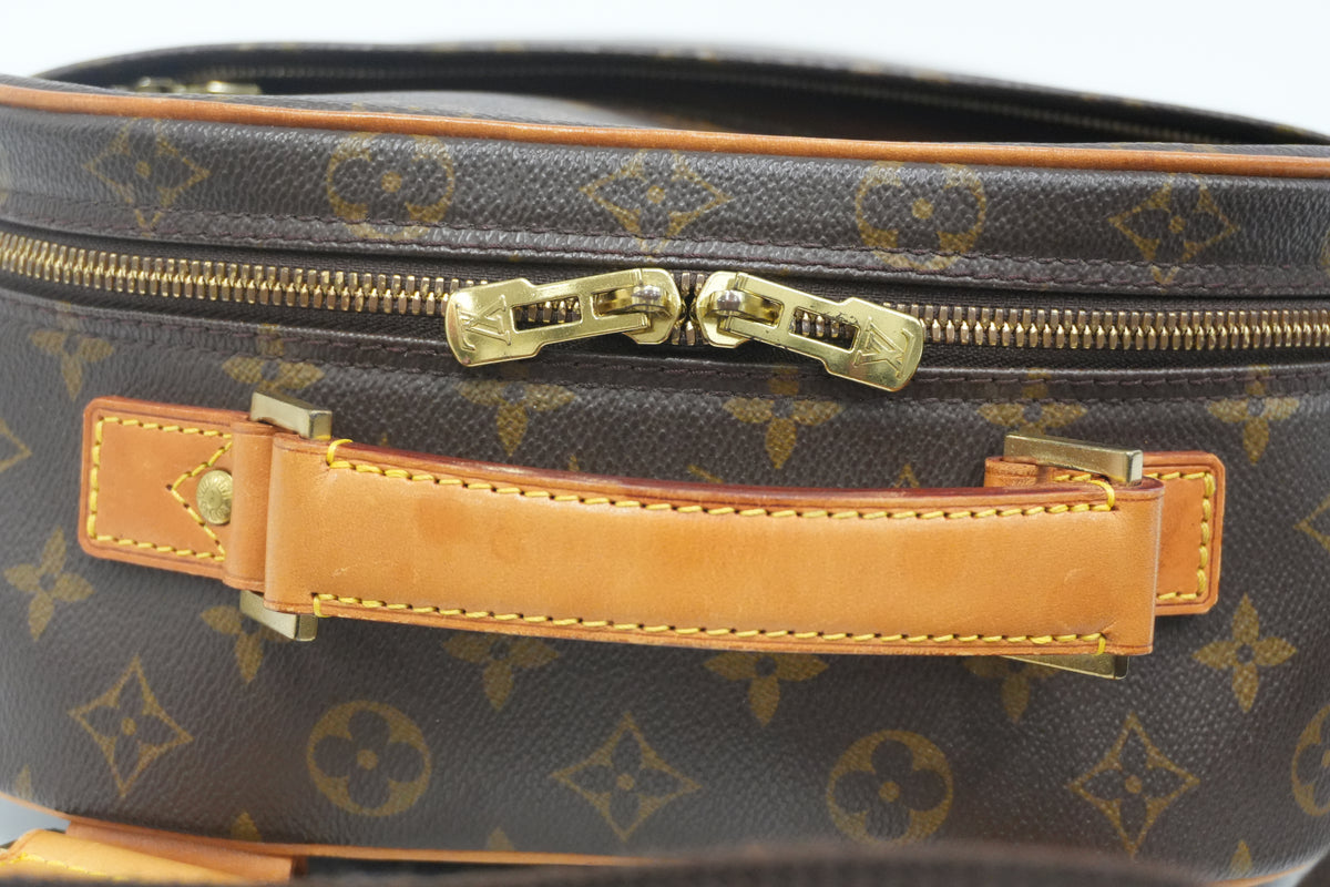 Pre-Owned Louis Vuitton Monogram Packall PM