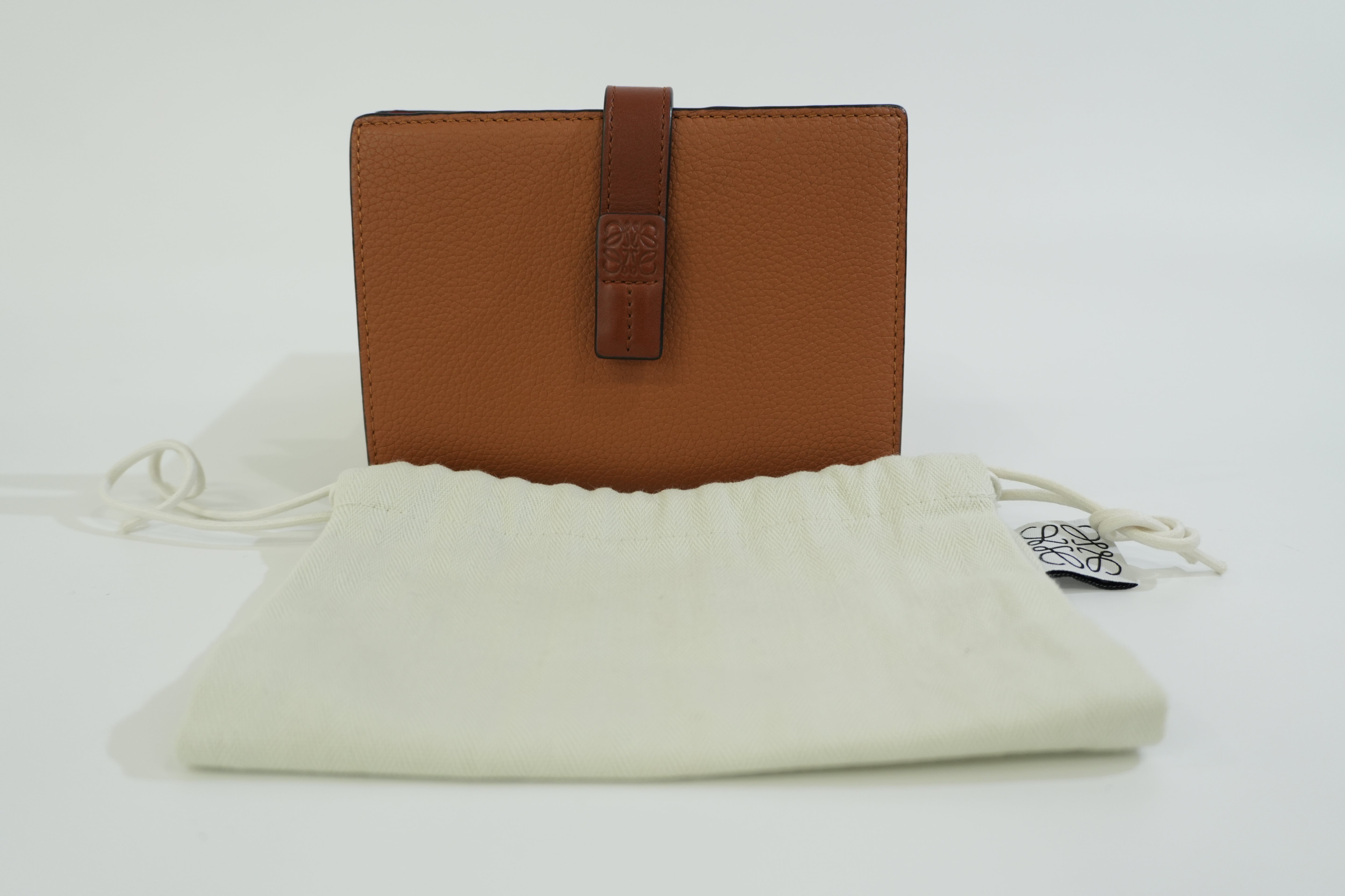 Pre-owned Loewe Leather Cover Wallet Brown