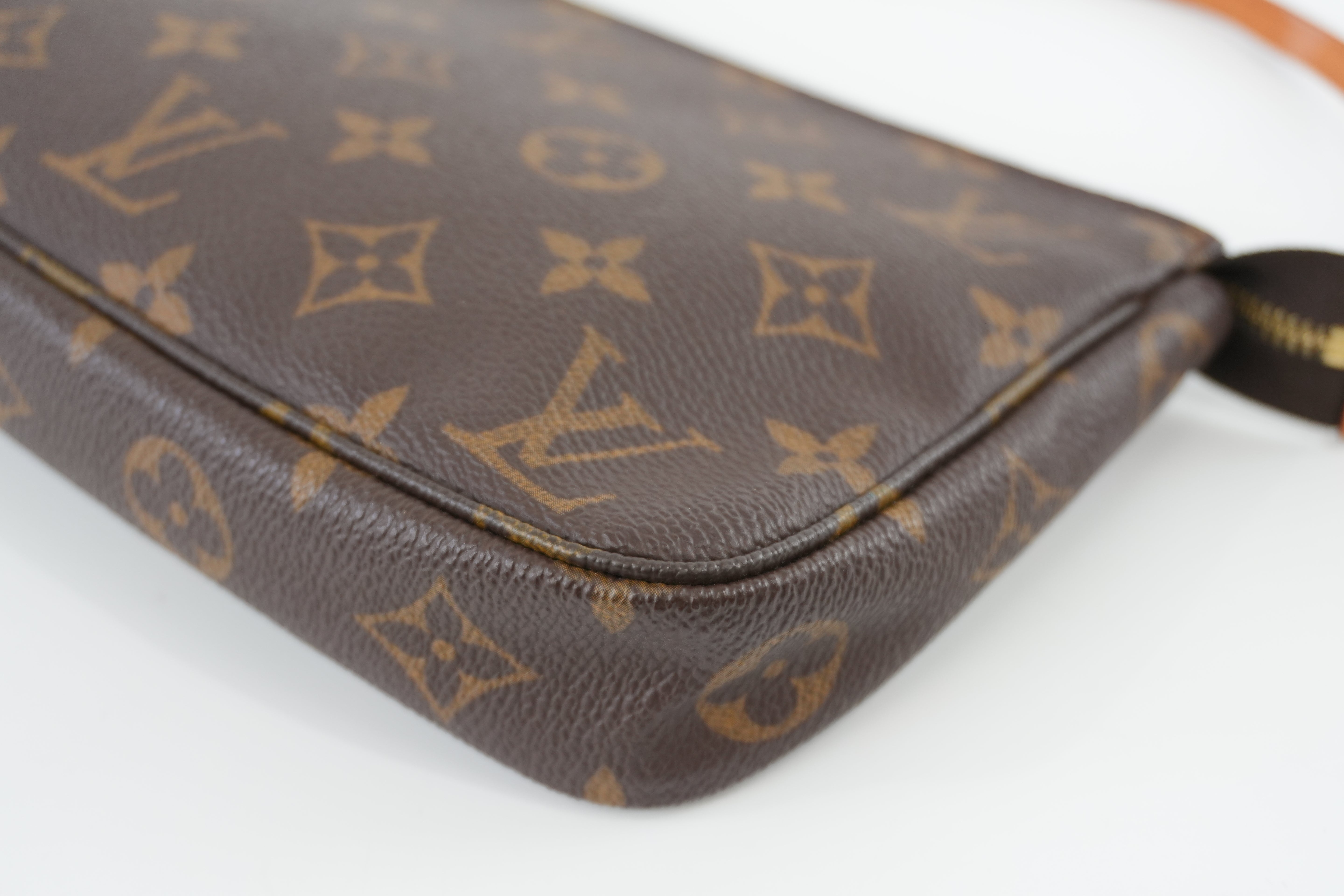 Pre-owned Louis Vuitton Monogram Pochette Accessories