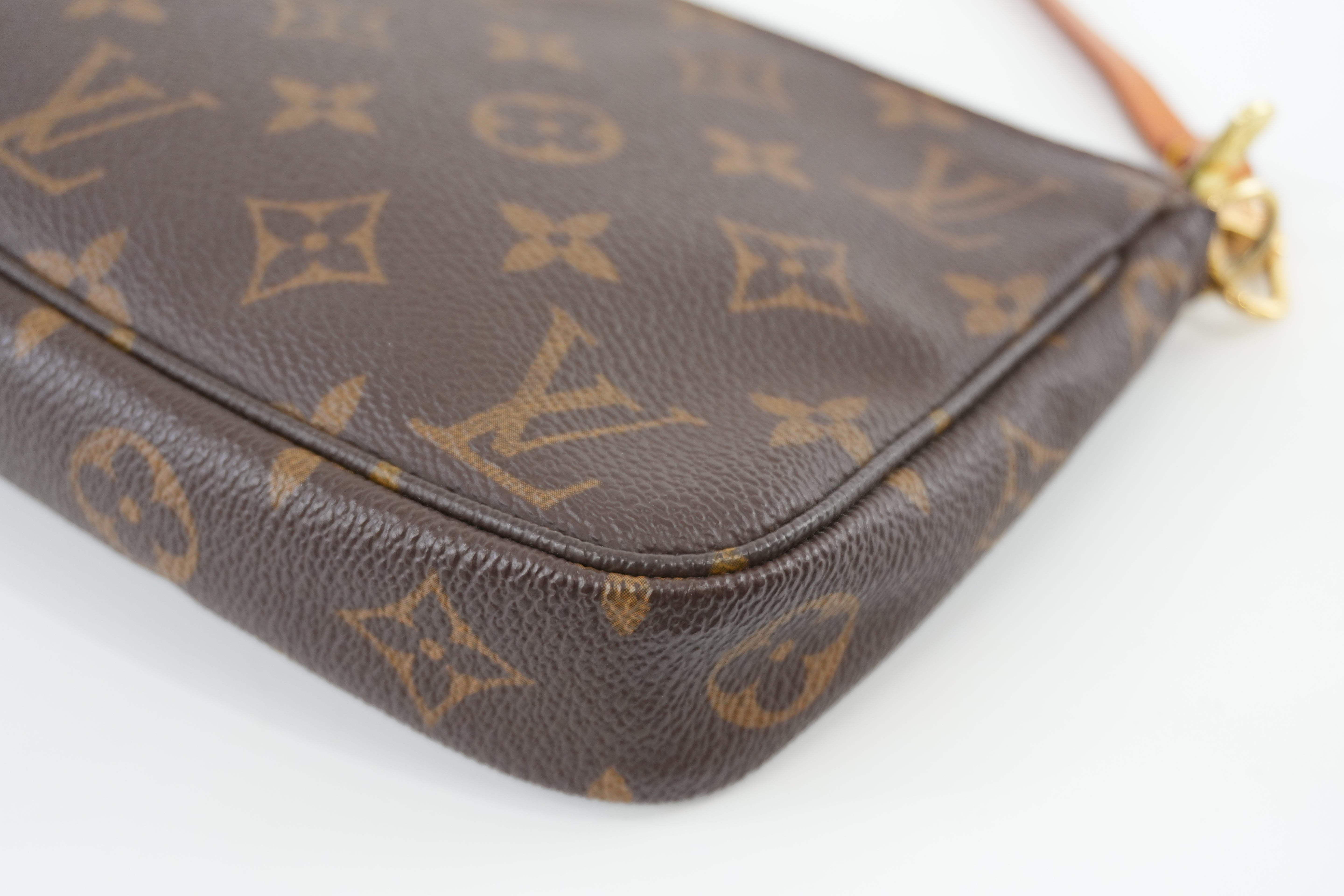 Pre-owned Louis Vuitton Monogram Pochette Accessories
