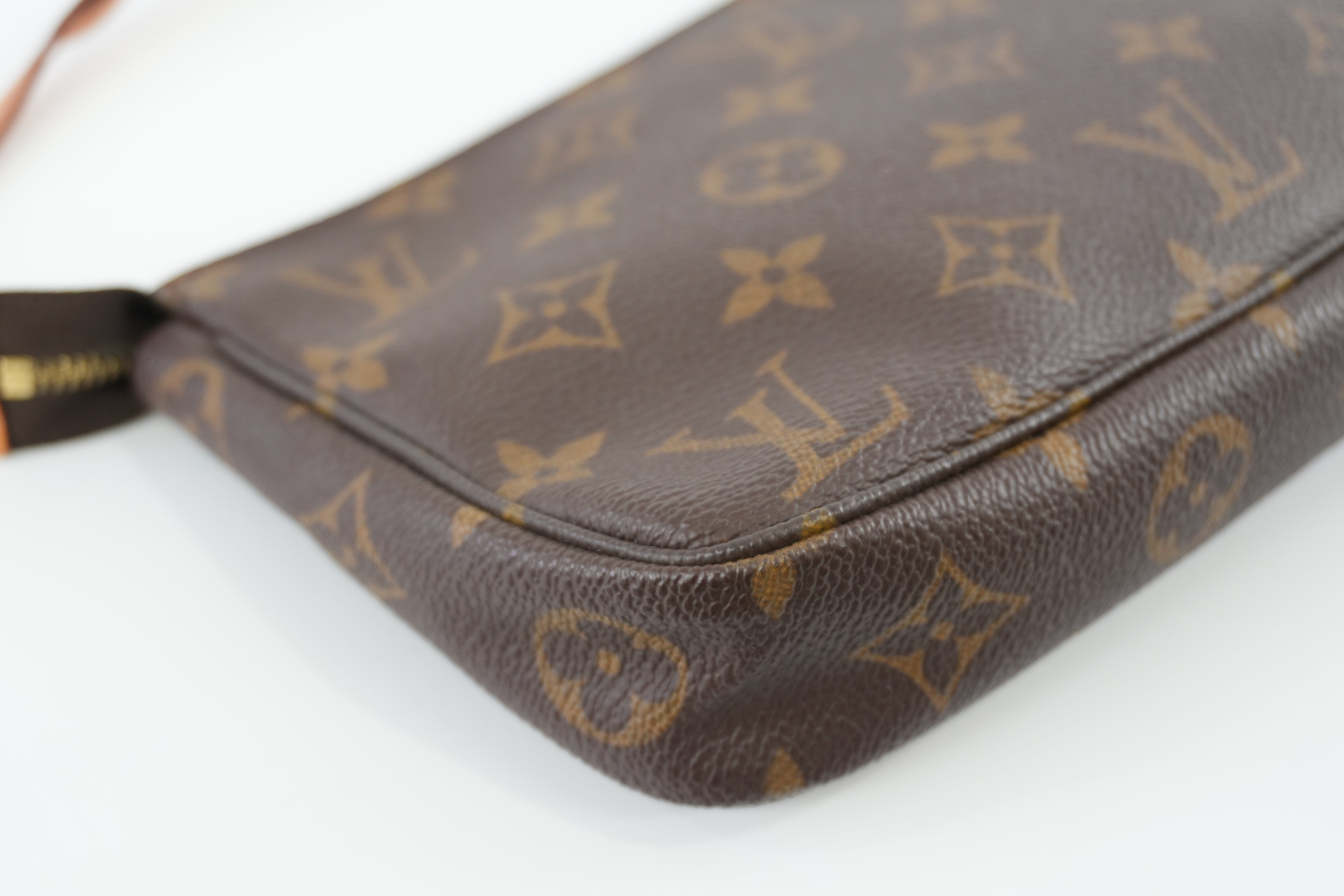 Pre-owned Louis Vuitton Monogram Pochette Accessories