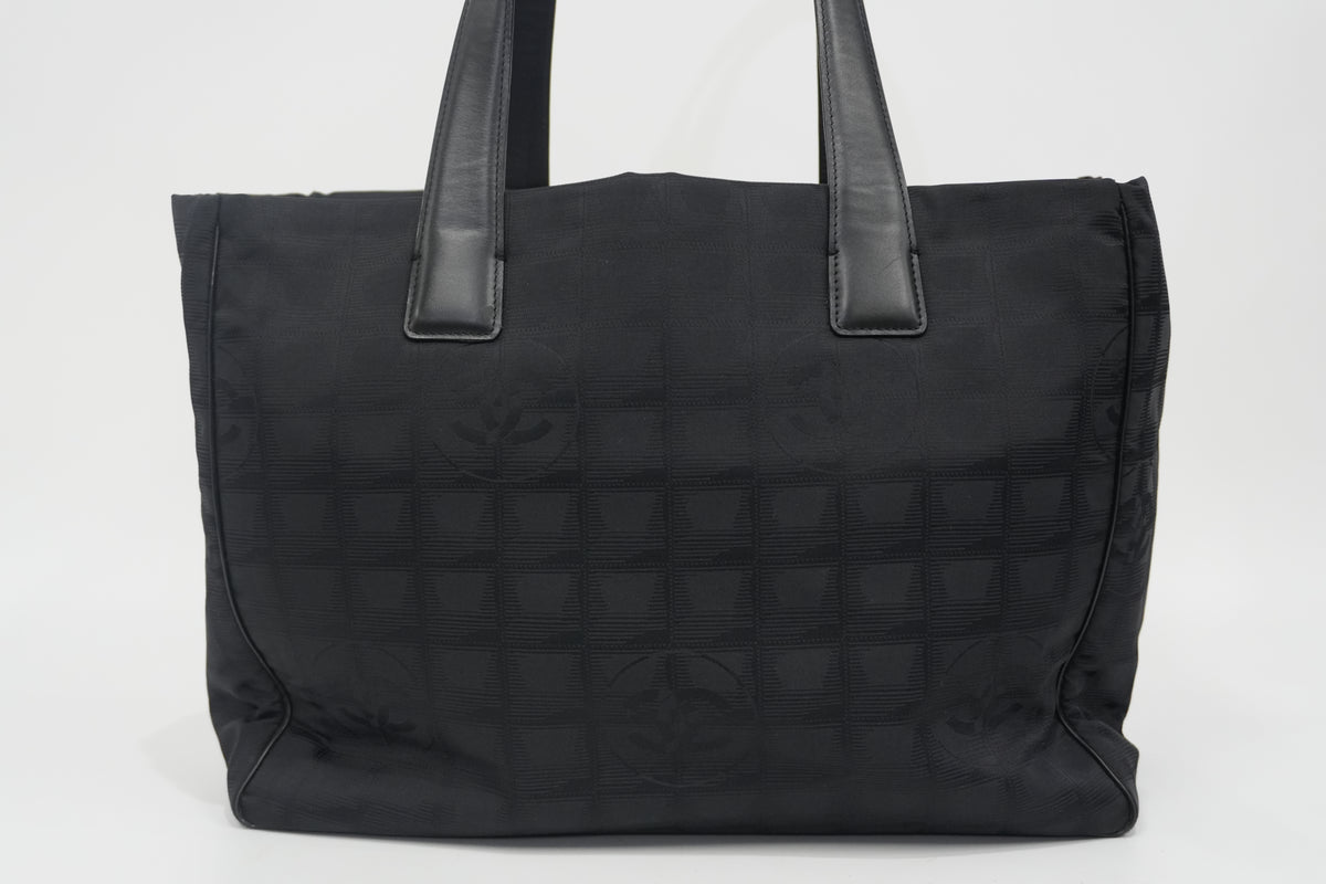 Pre-Owned Chanel New Travel Line MM Tote Bag Black
