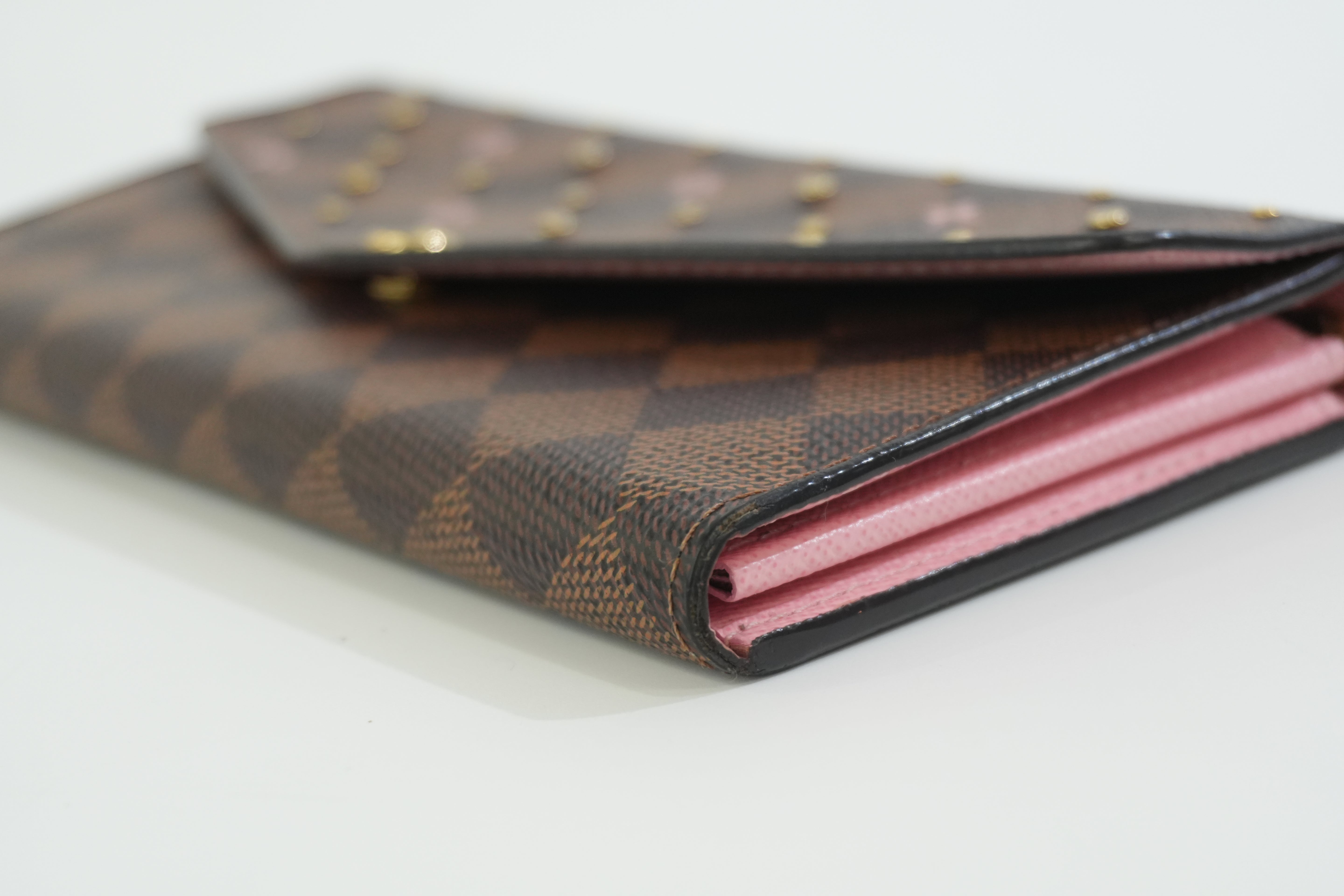 Pre-owned Louis Vuitton Monogram Sarah Wallet Flower