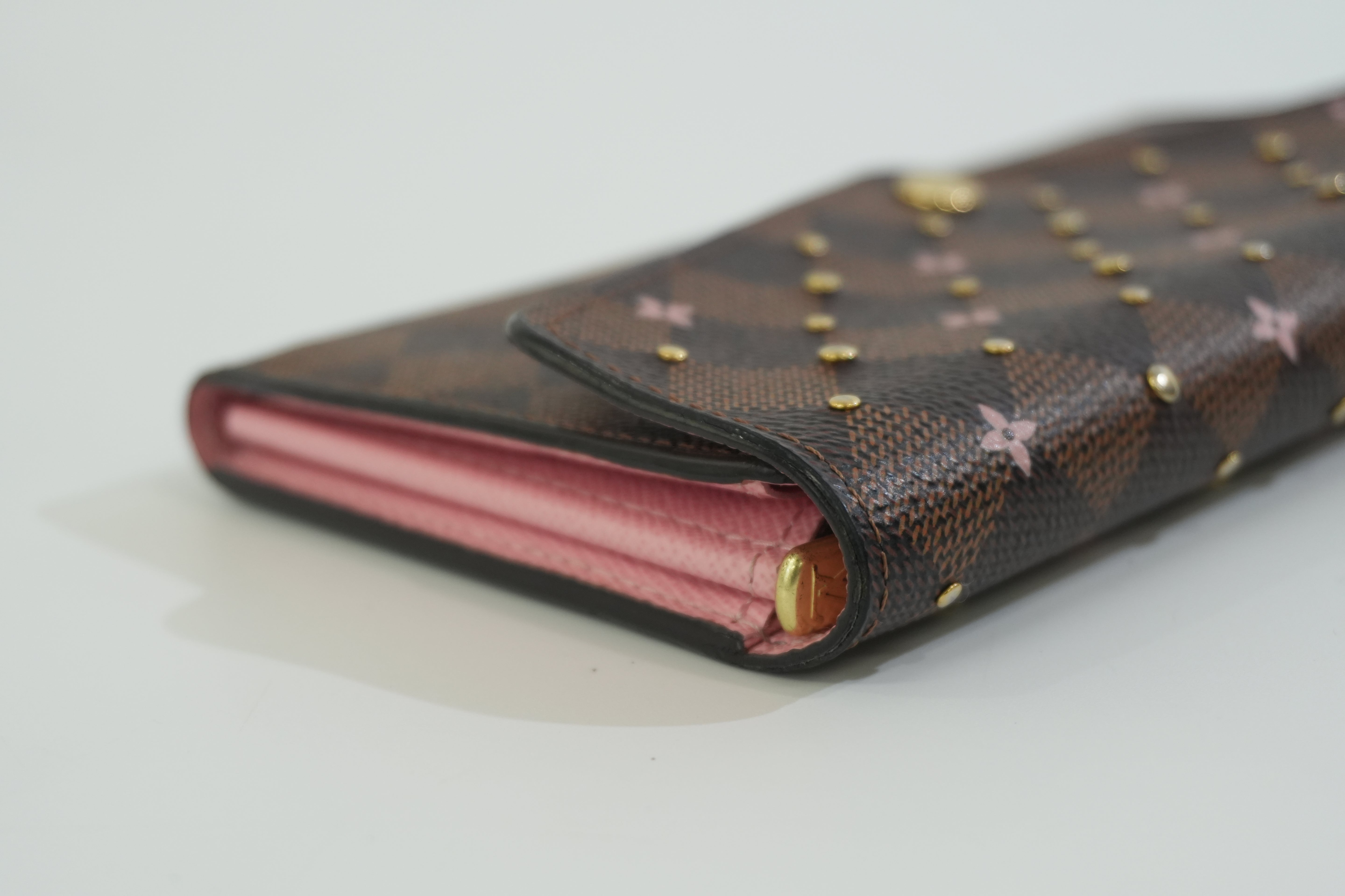 Pre-owned Louis Vuitton Monogram Sarah Wallet Flower
