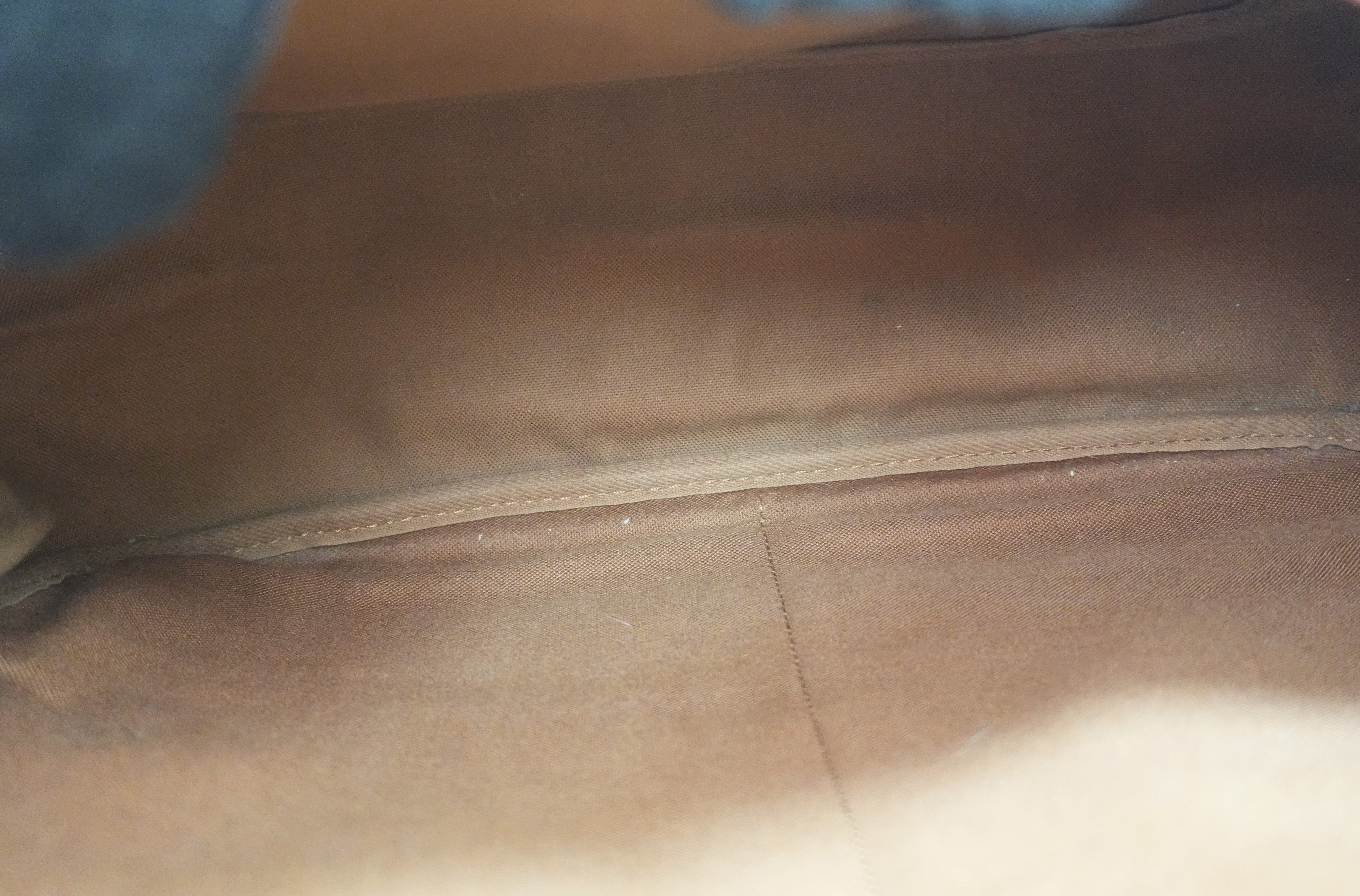 Louis Vuitton Monogram Saumur 35 Shoulder Bag Used