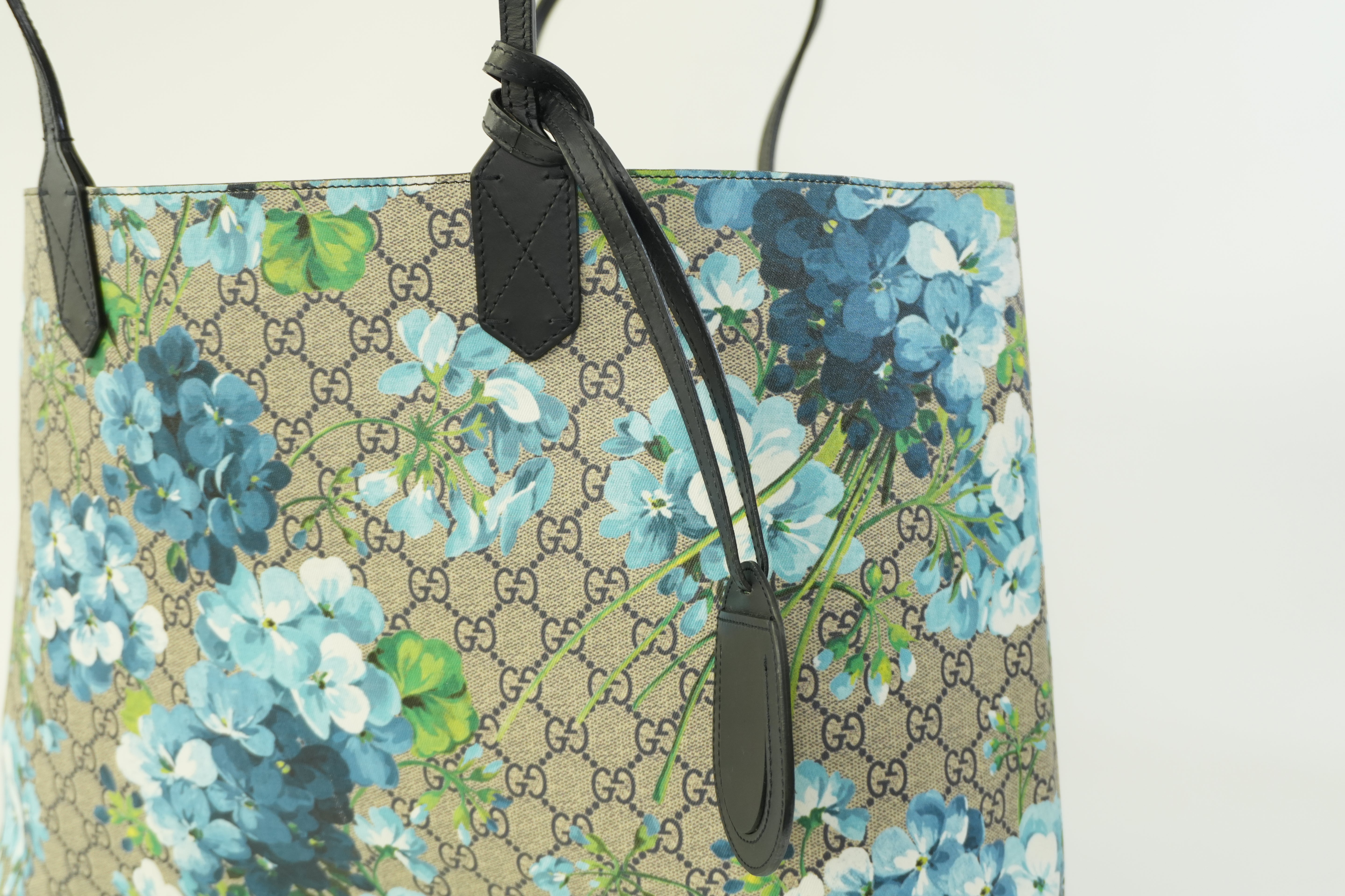 Pre-owned Gucci Canvas Blooms Reversible Tote Bag Blue