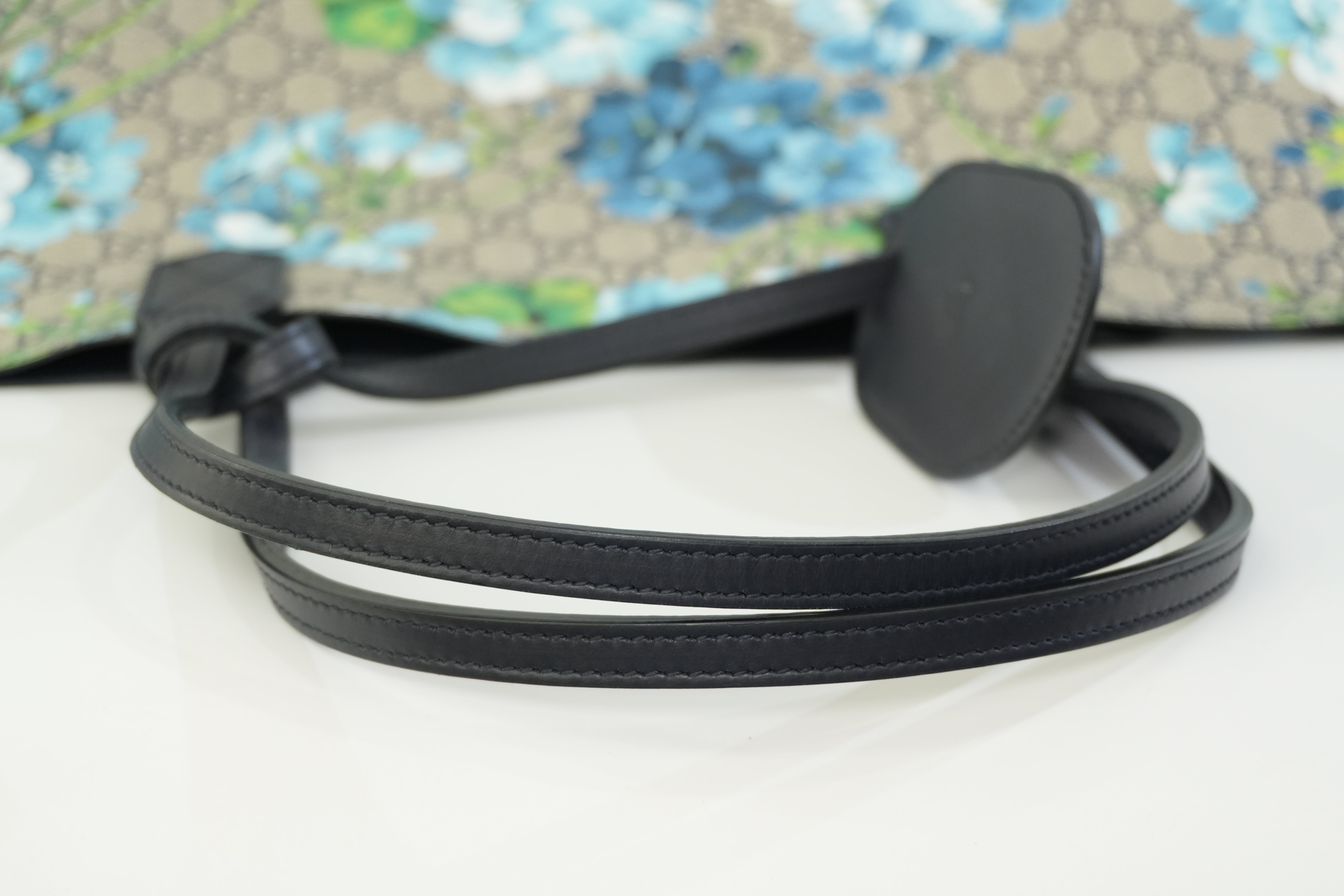 Pre-owned Gucci Canvas Blooms Reversible Tote Bag Blue