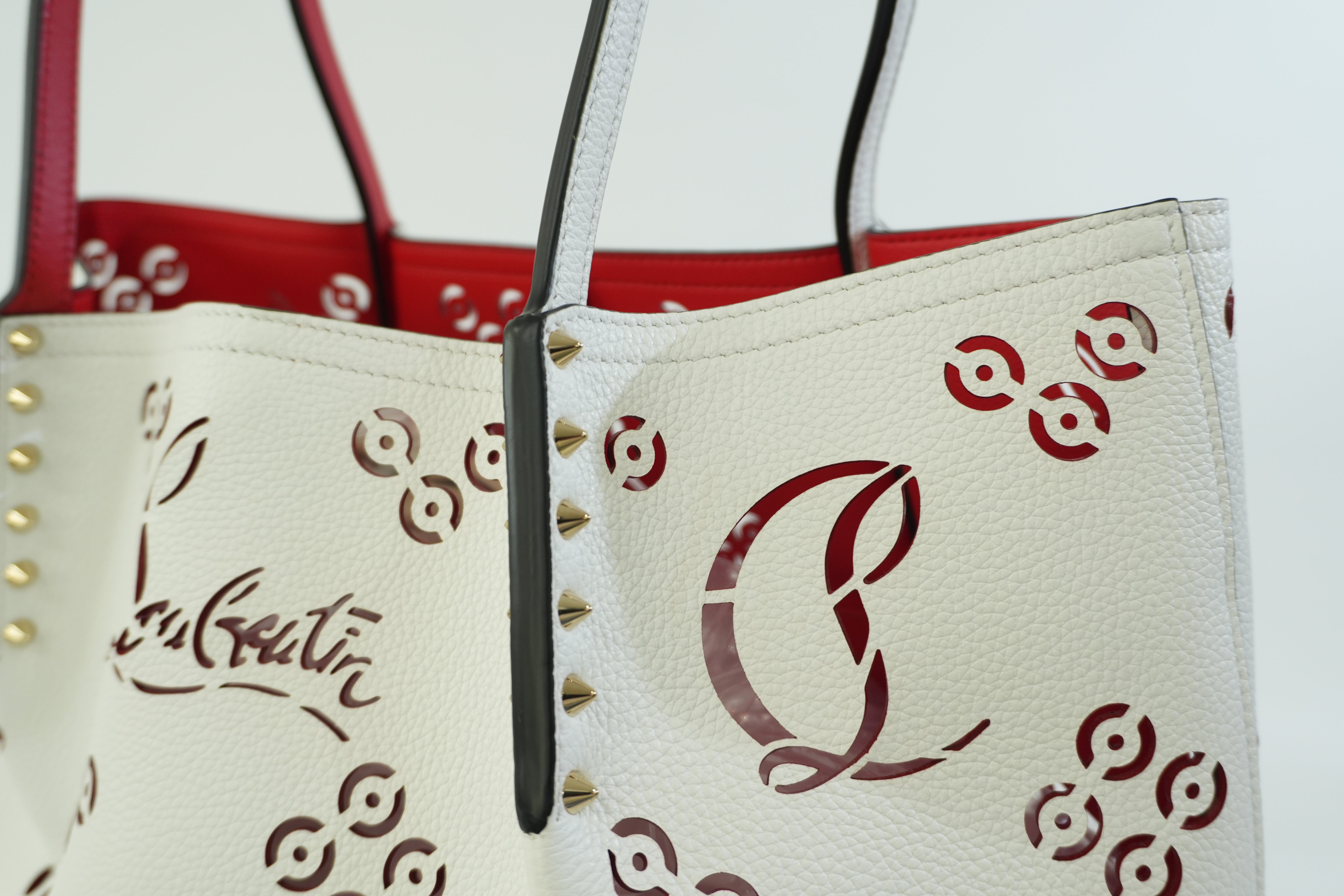 Pre-owned Christian Louboutin Leather Cabarock Perforated Tote Bag White