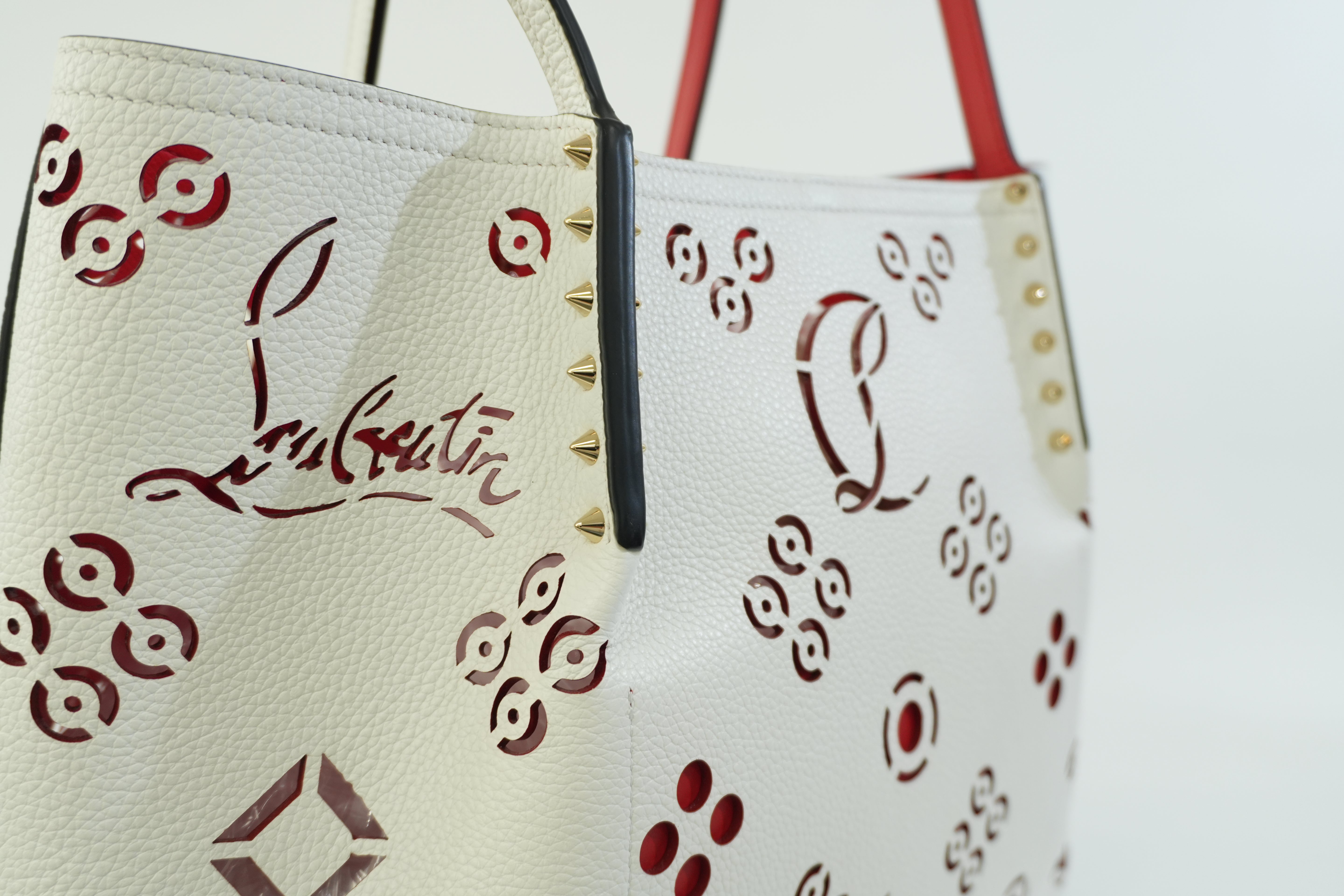 Pre-owned Christian Louboutin Leather Cabarock Perforated Tote Bag White