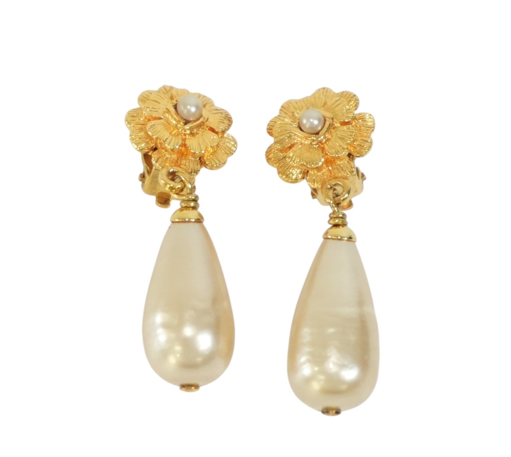 Pre-owned Chanel Fashion Gold Clip on Pearl Earrings