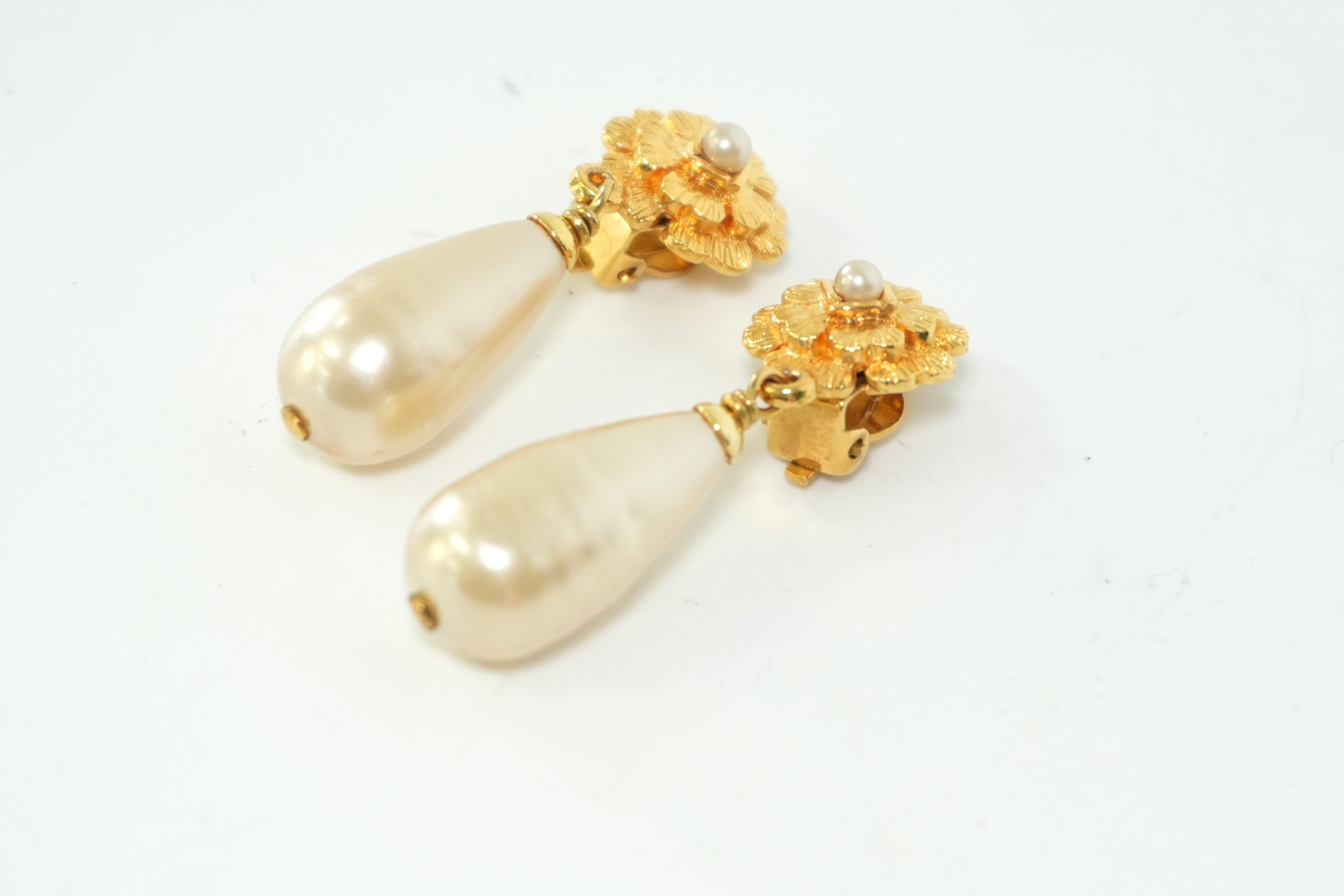 Pre-owned Chanel Fashion Gold Clip on Pearl Earrings