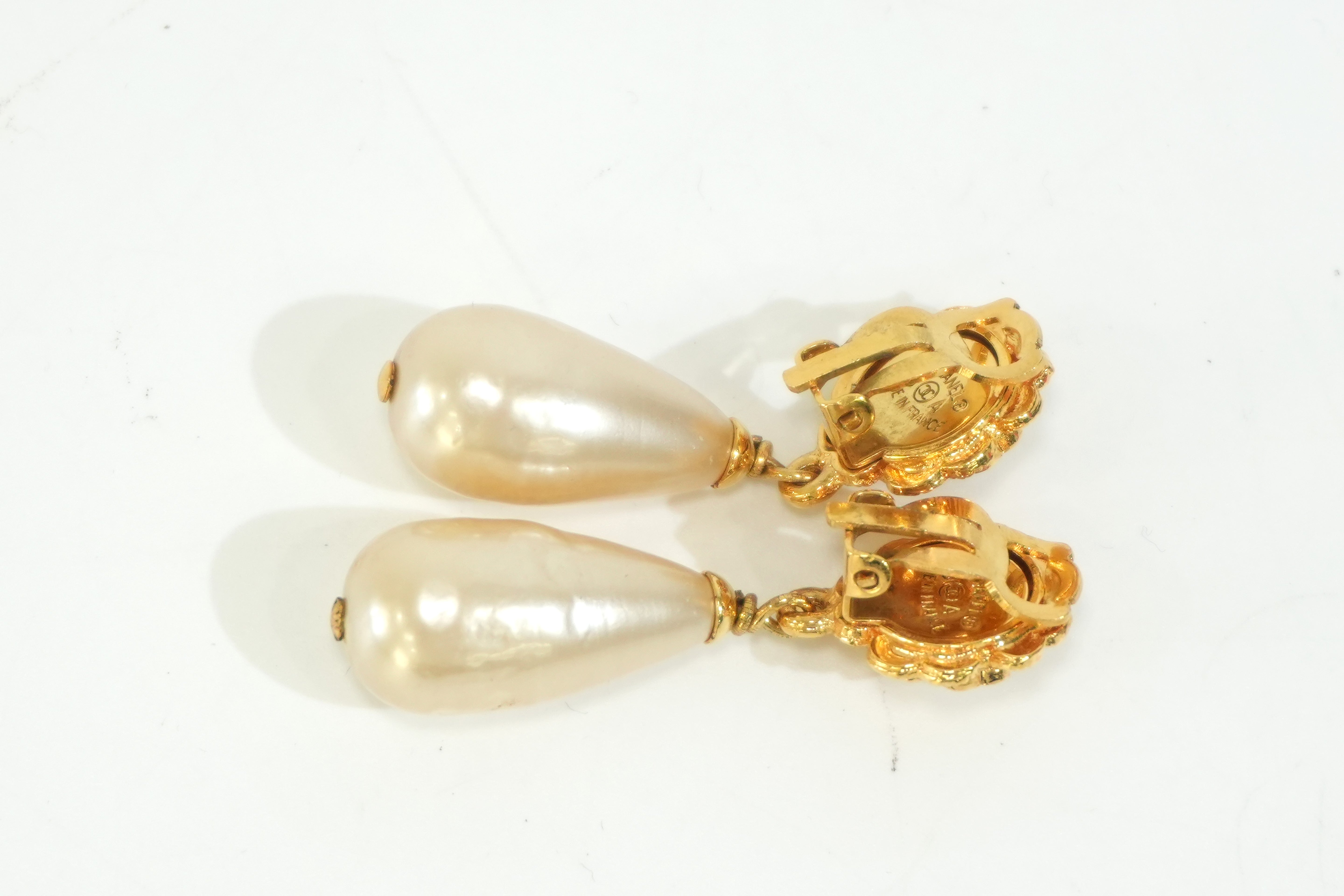 Pre-owned Chanel Fashion Gold Clip on Pearl Earrings