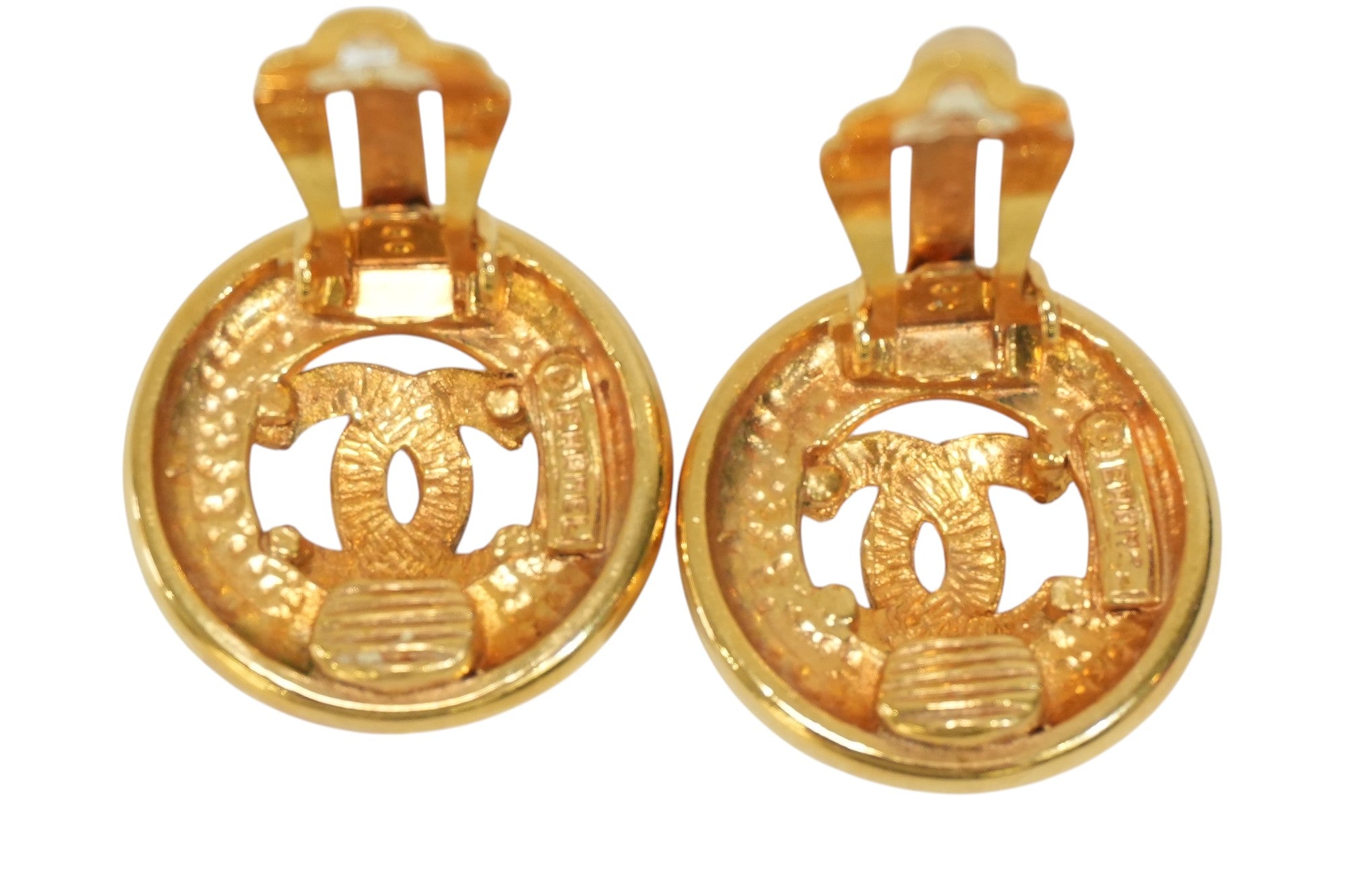 Pre-owned Chanel Fashion Gold Clip on Earrings