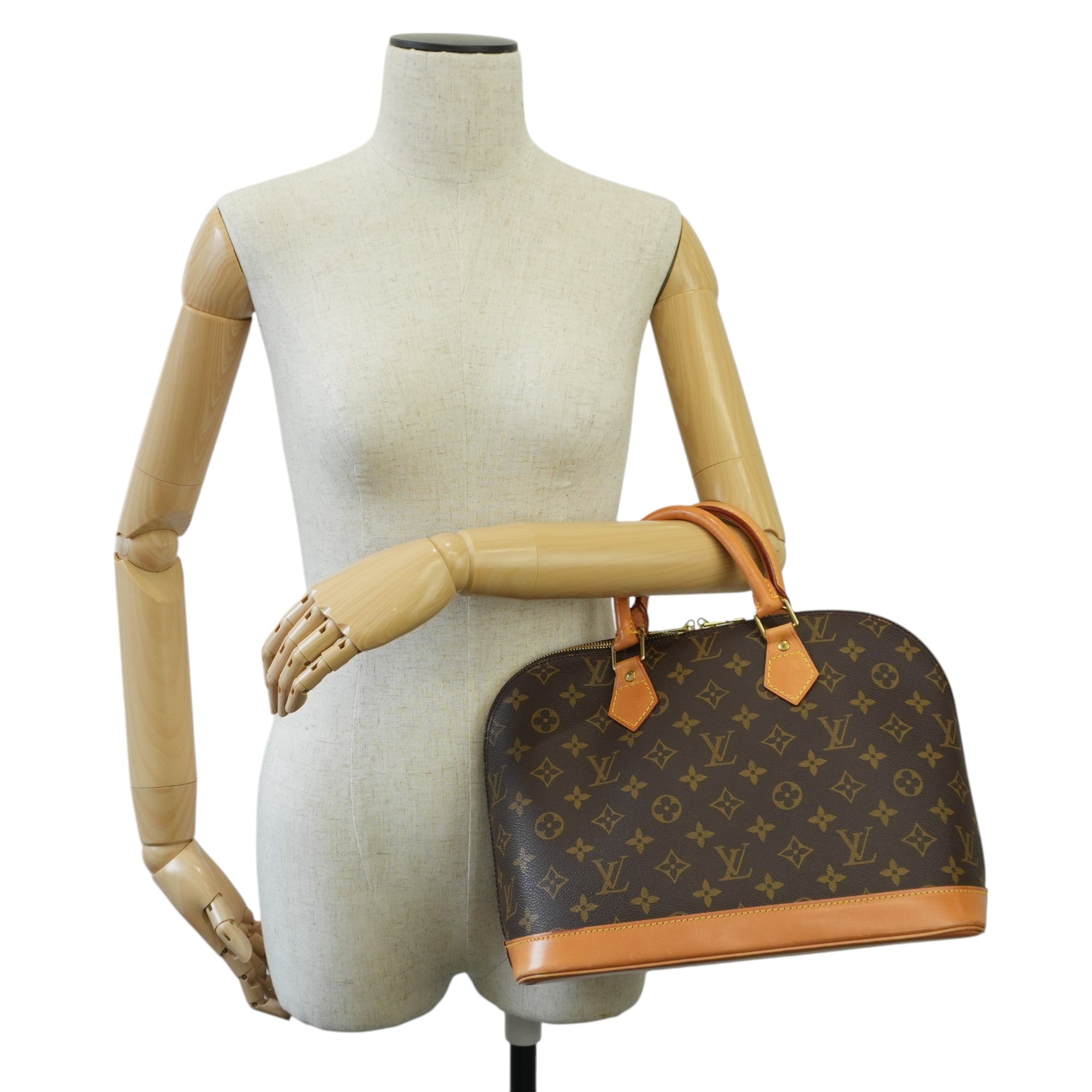 Louis Vuitton Monogram Alma Handbag Used